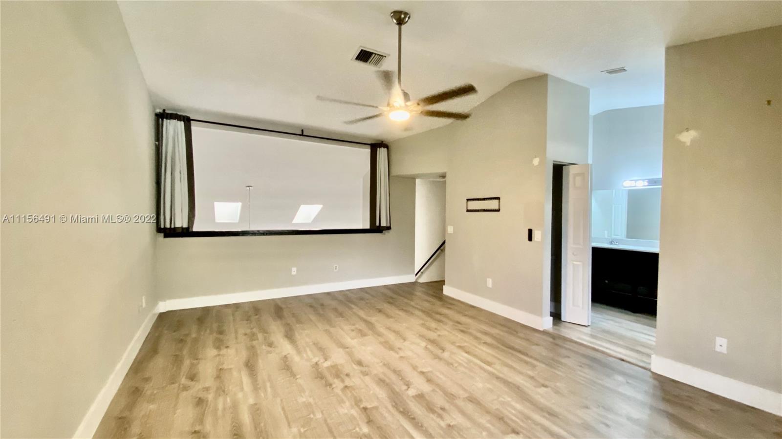 PINE ISLAND LAKES TOWNHOM - Residential Lease