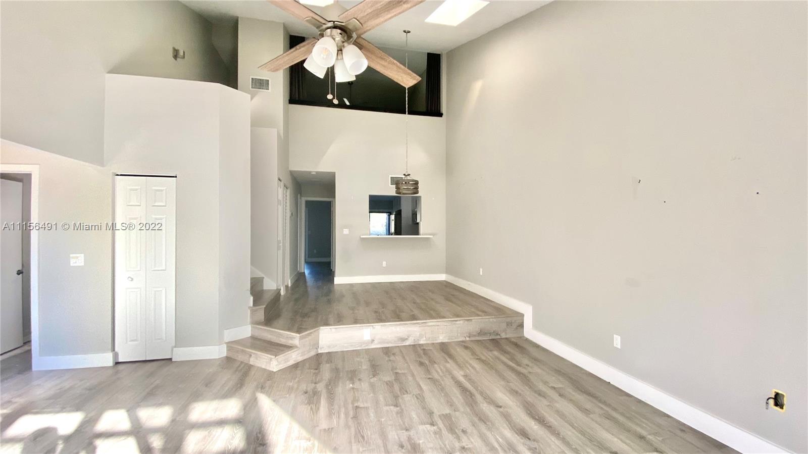 PINE ISLAND LAKES TOWNHOM - Residential Lease