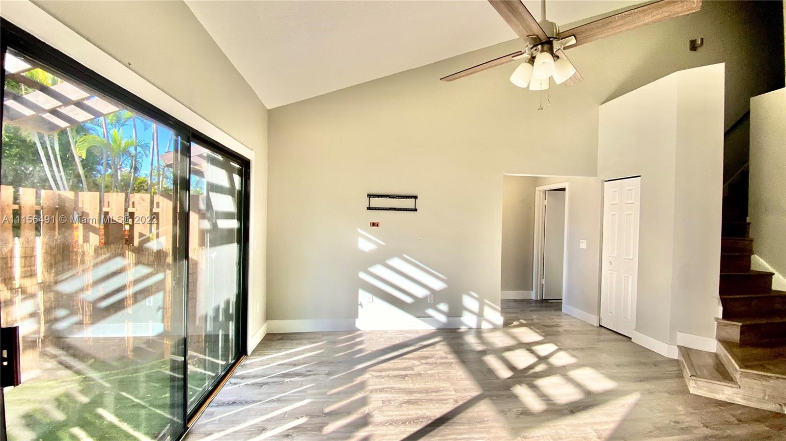 PINE ISLAND LAKES TOWNHOM - Residential Lease