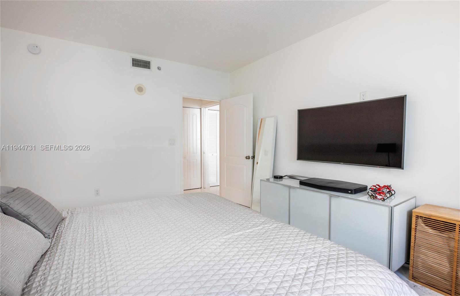 THE COSMOPOLITAN RESIDENC - Residential