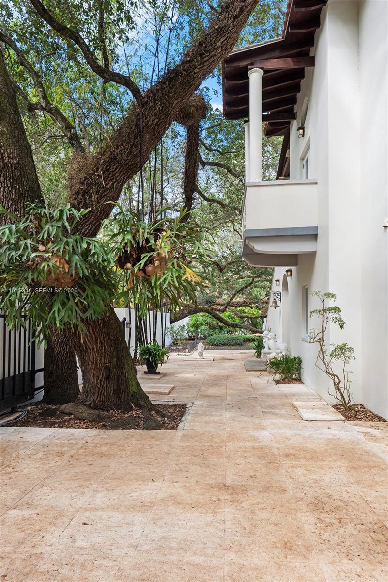 SUNSHINE VISTAS - Residential