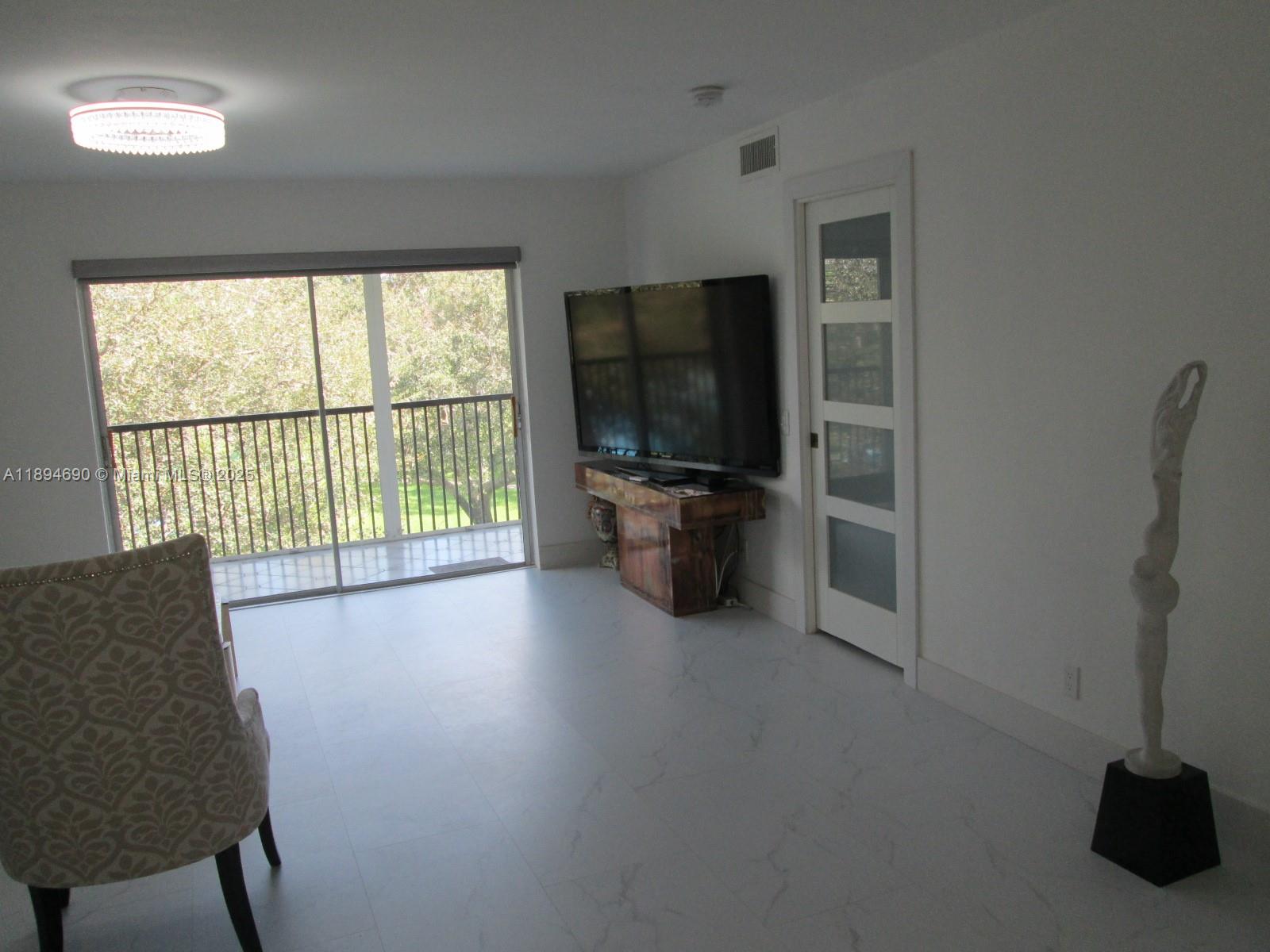 HOLLYBROOK GOLF AND - Residential