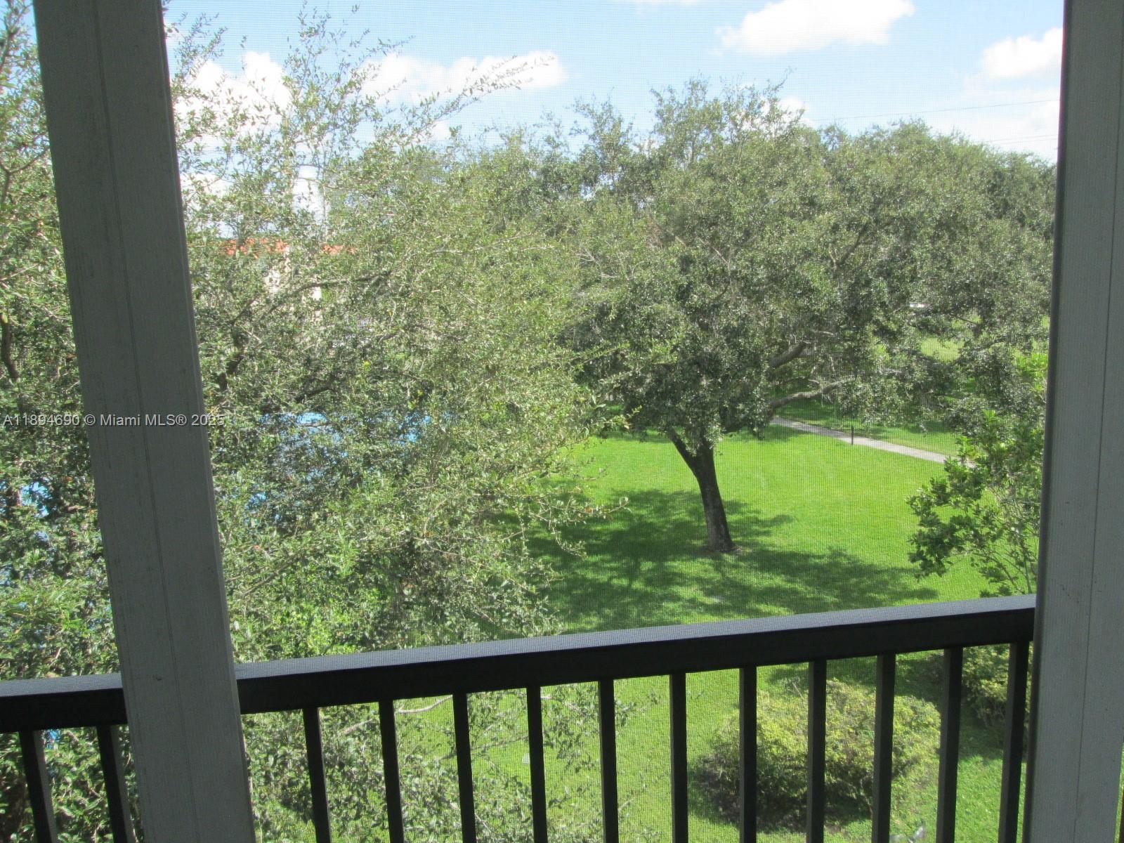 HOLLYBROOK GOLF AND - Residential
