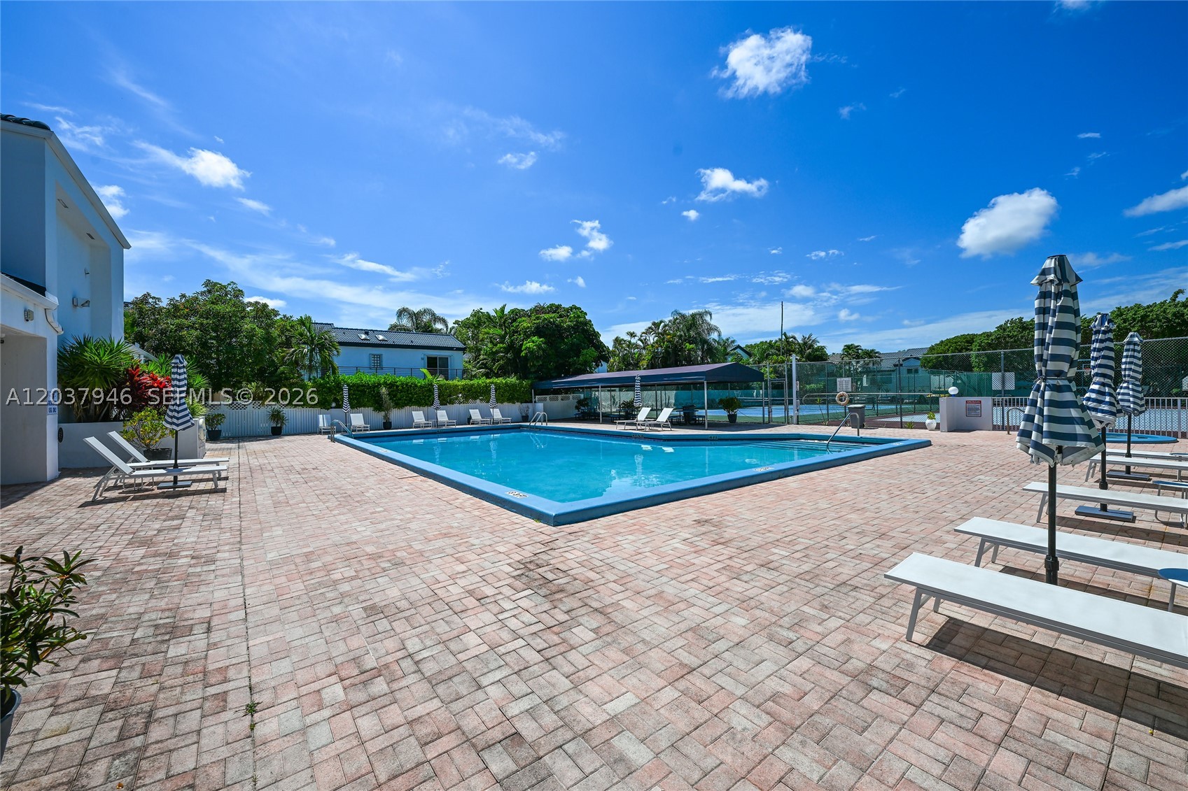 SAN SIMEON HOMES - Residential Lease