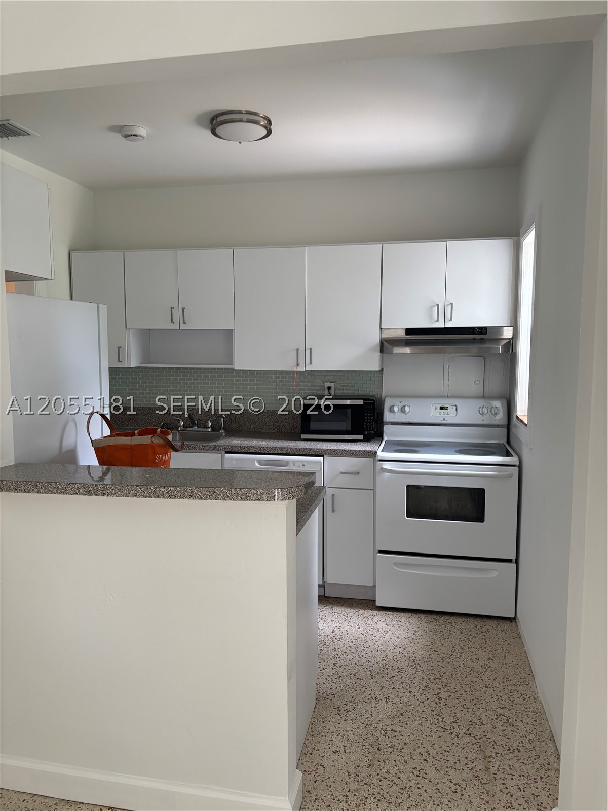 COCOPLUM TERRACE ADDN PAR - Residential Lease