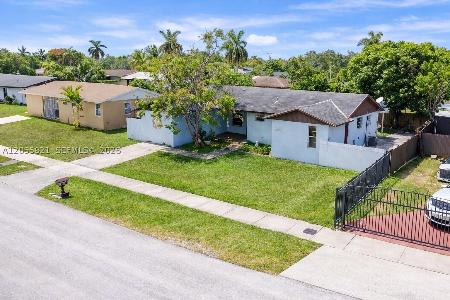 OAKBROOK - Residential