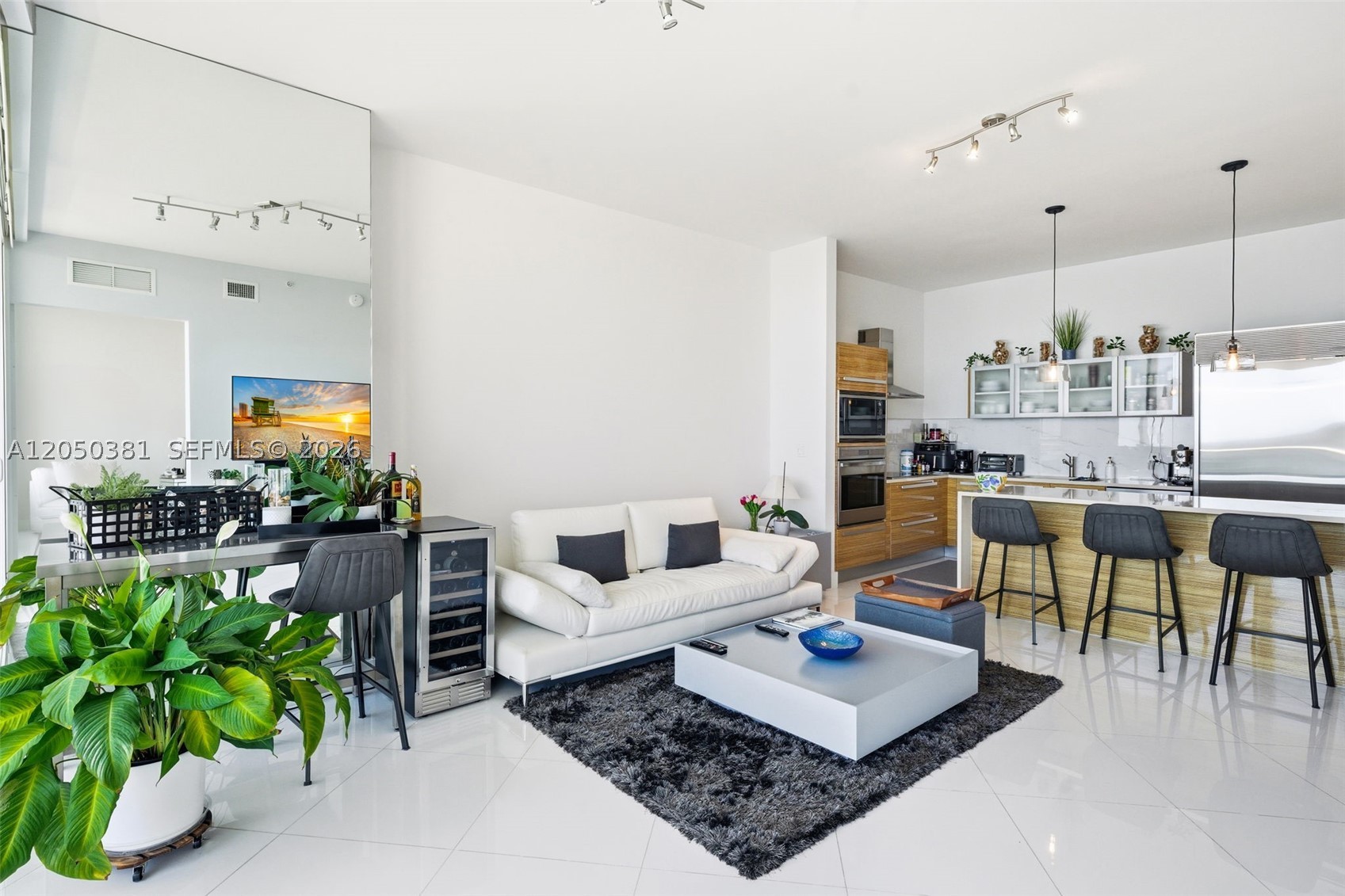 PARAMOUNT BAY CONDO - Residential Lease