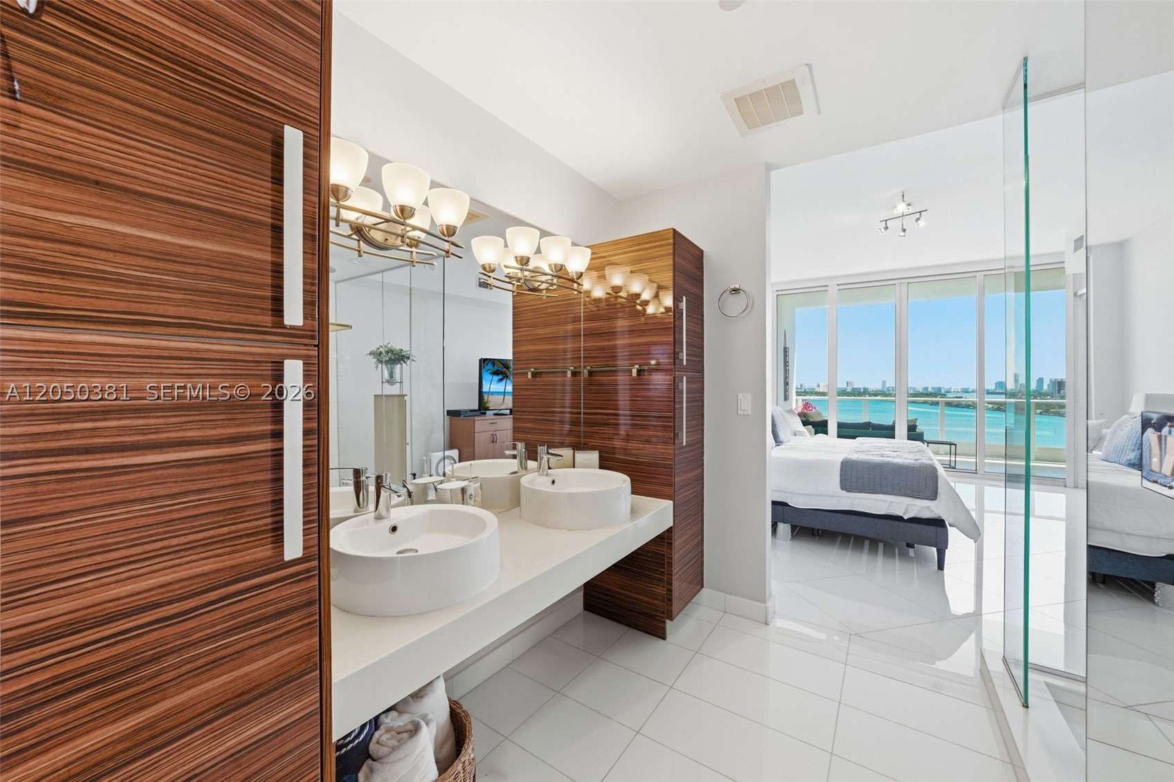 PARAMOUNT BAY CONDO - Residential Lease