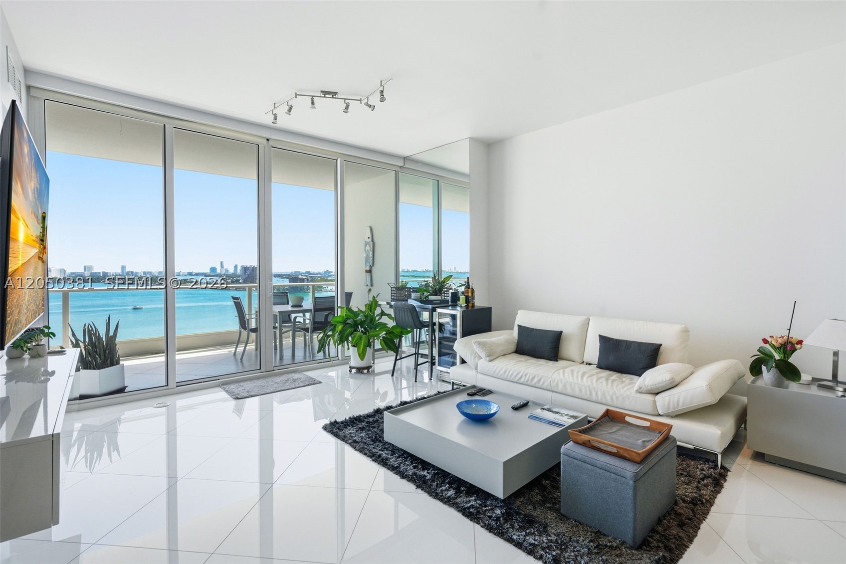 PARAMOUNT BAY CONDO - Residential Lease