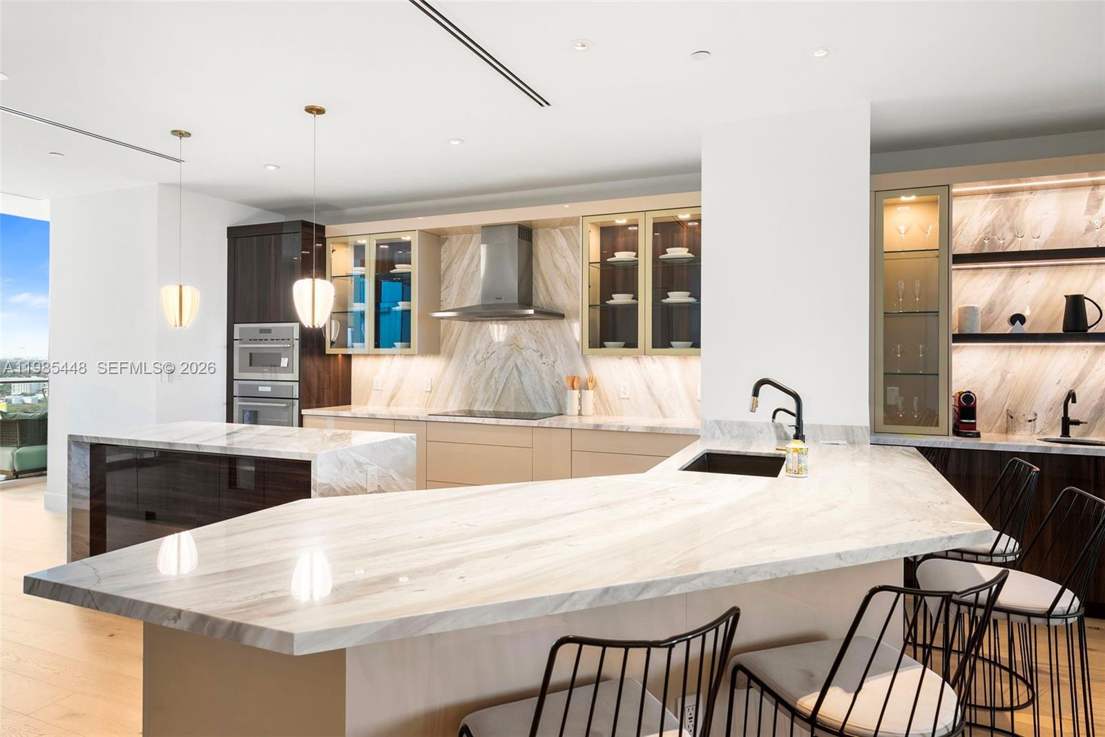 GROVENOR HOUSE CONDO - Residential