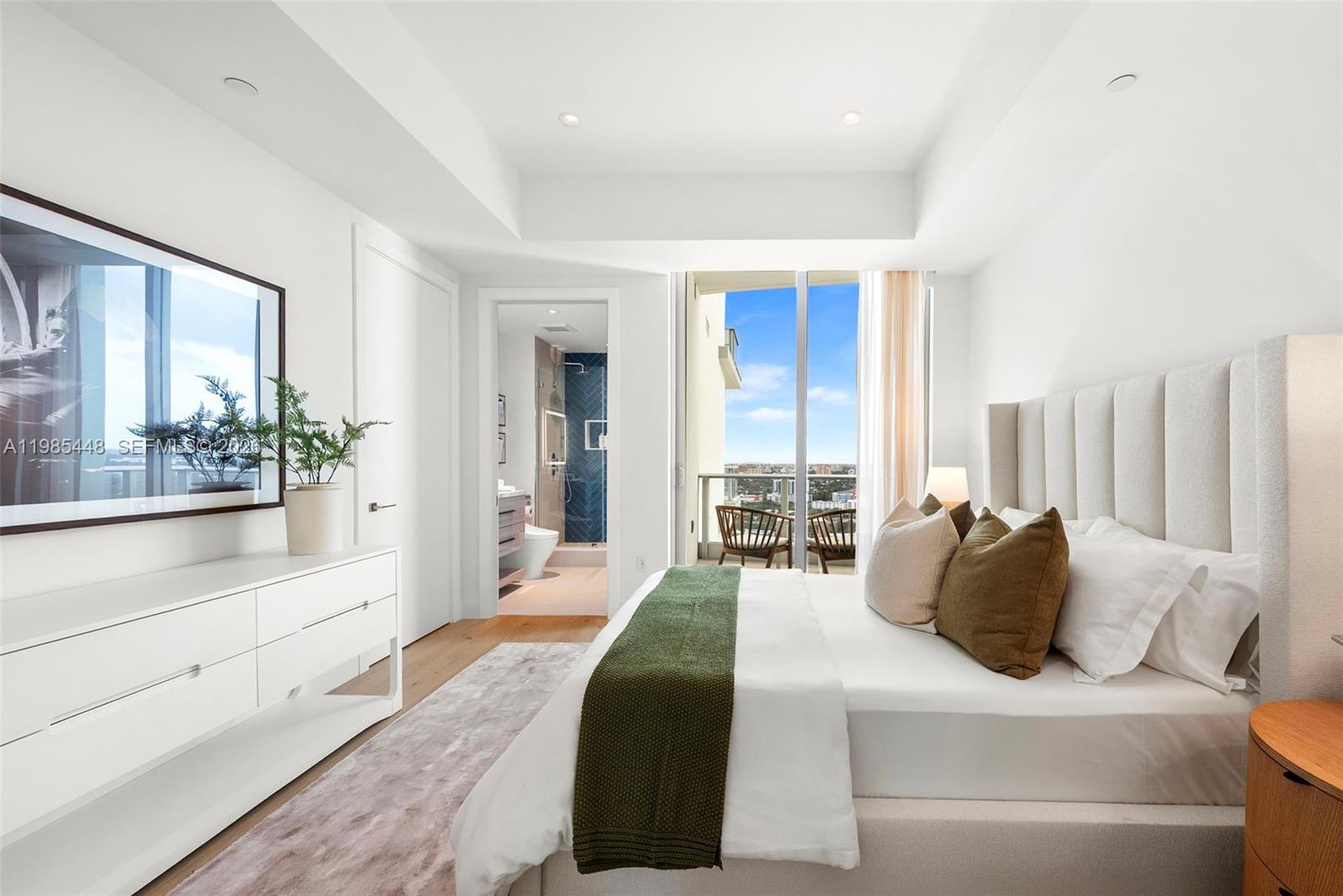 GROVENOR HOUSE CONDO - Residential