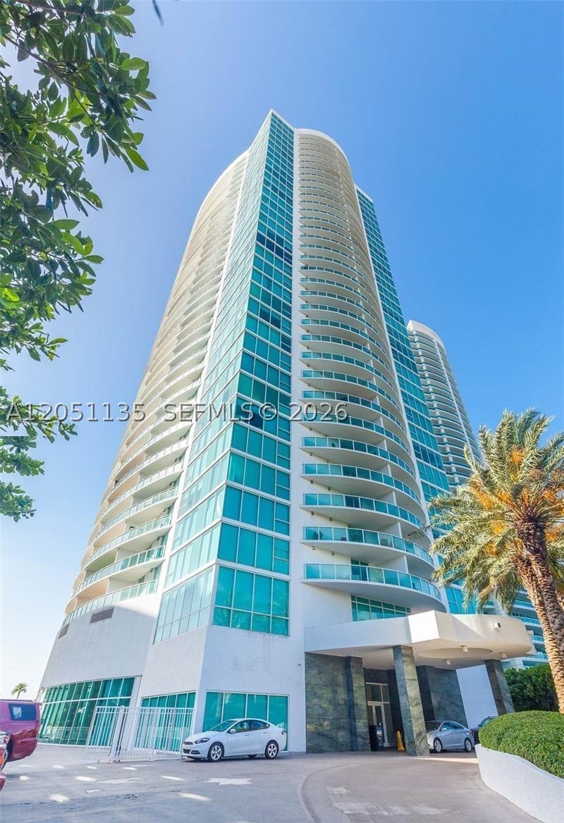 SKYLINE ON BRICKELL CONDO - Residential