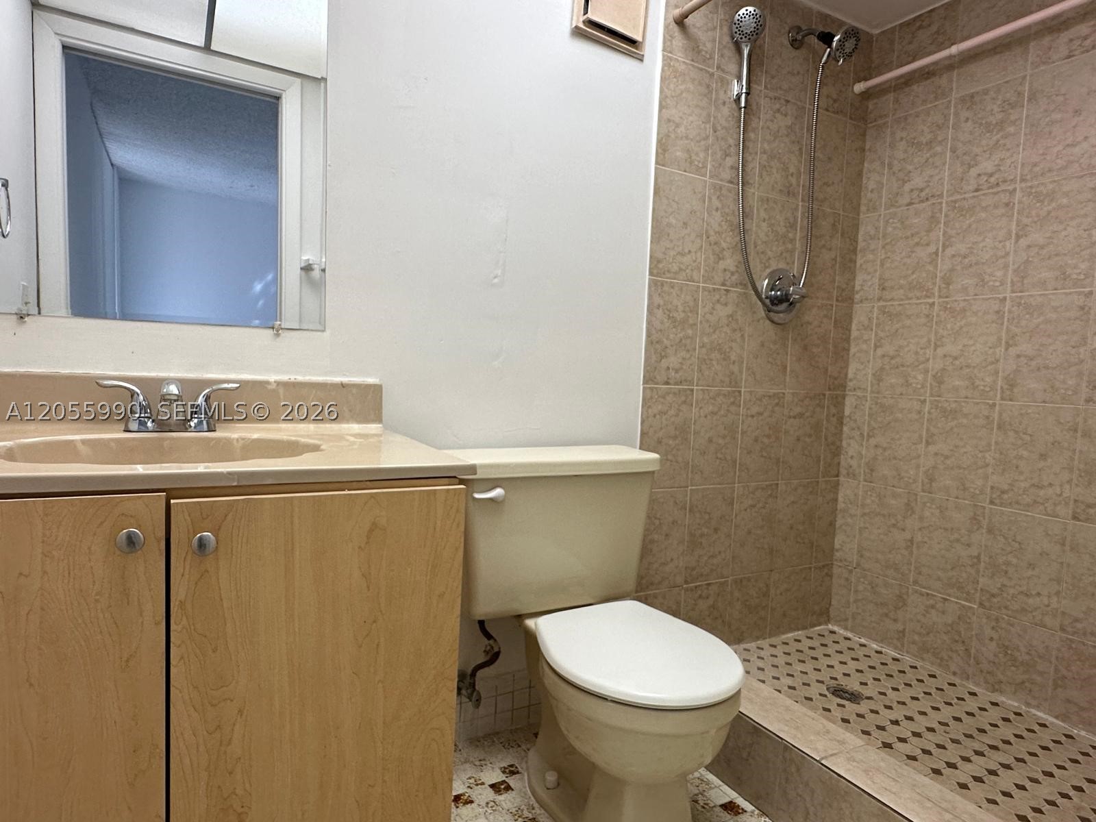 HORIZONS WEST CONDO #2 - Residential