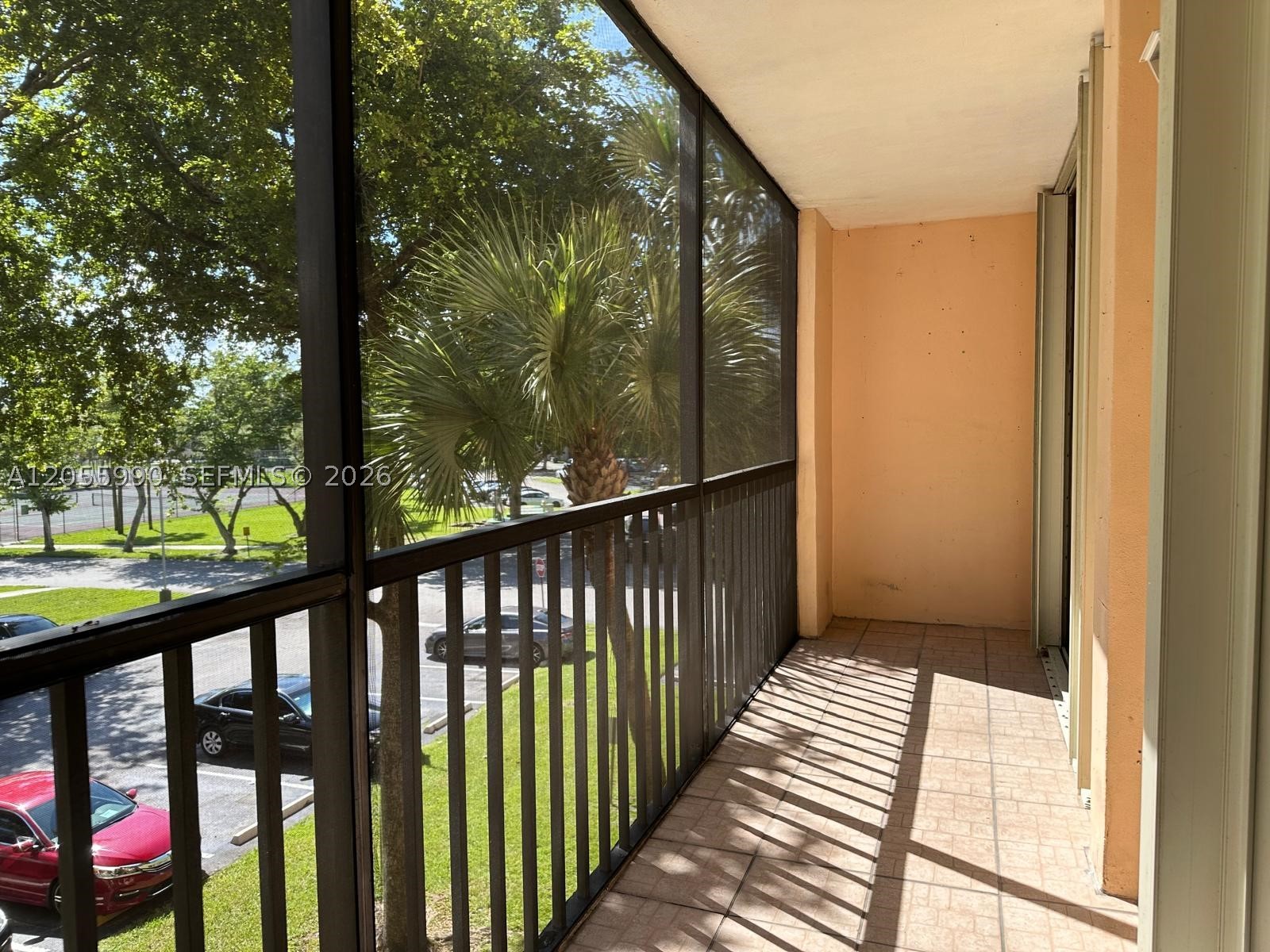 HORIZONS WEST CONDO #2 - Residential