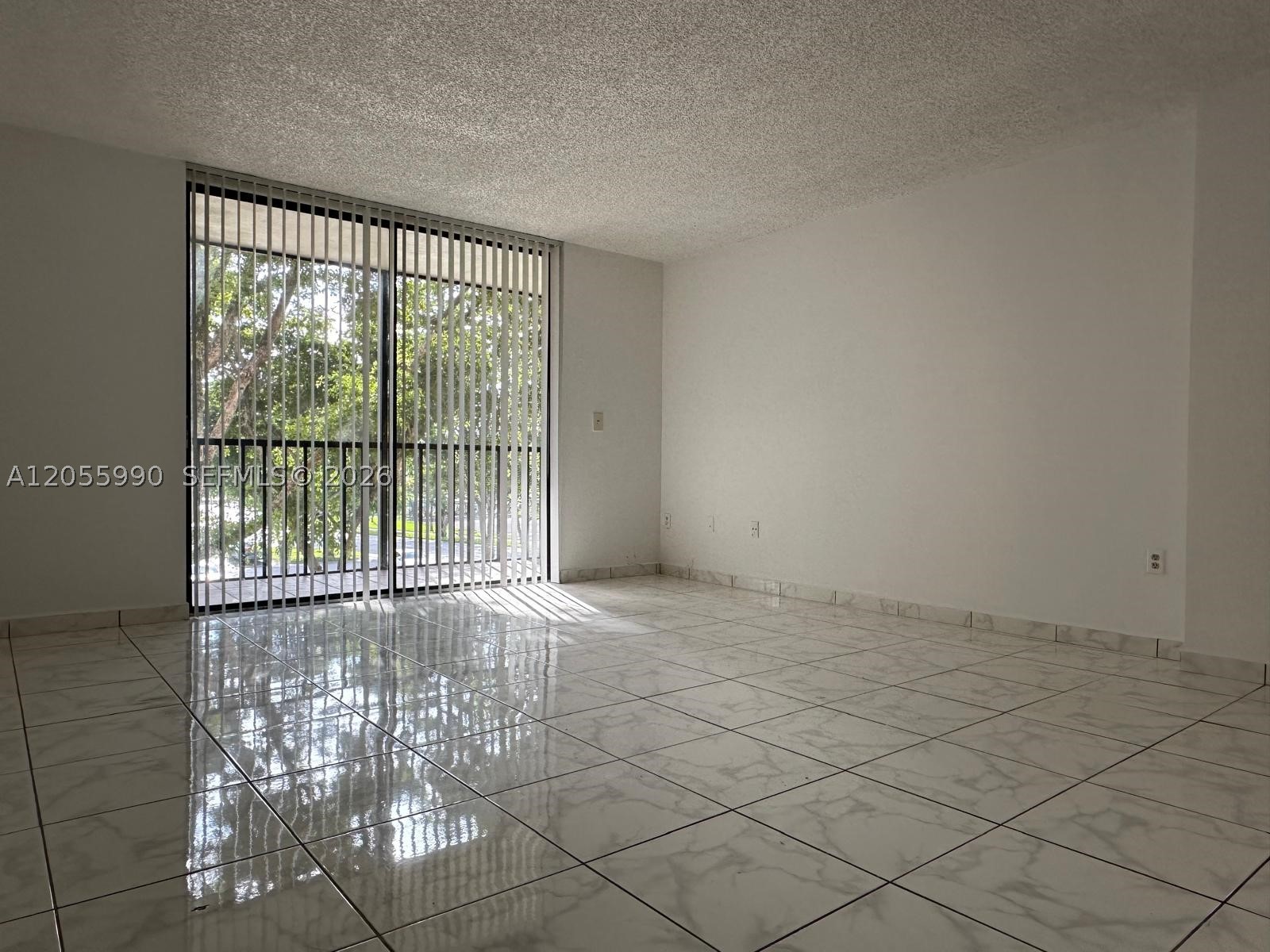HORIZONS WEST CONDO #2 - Residential