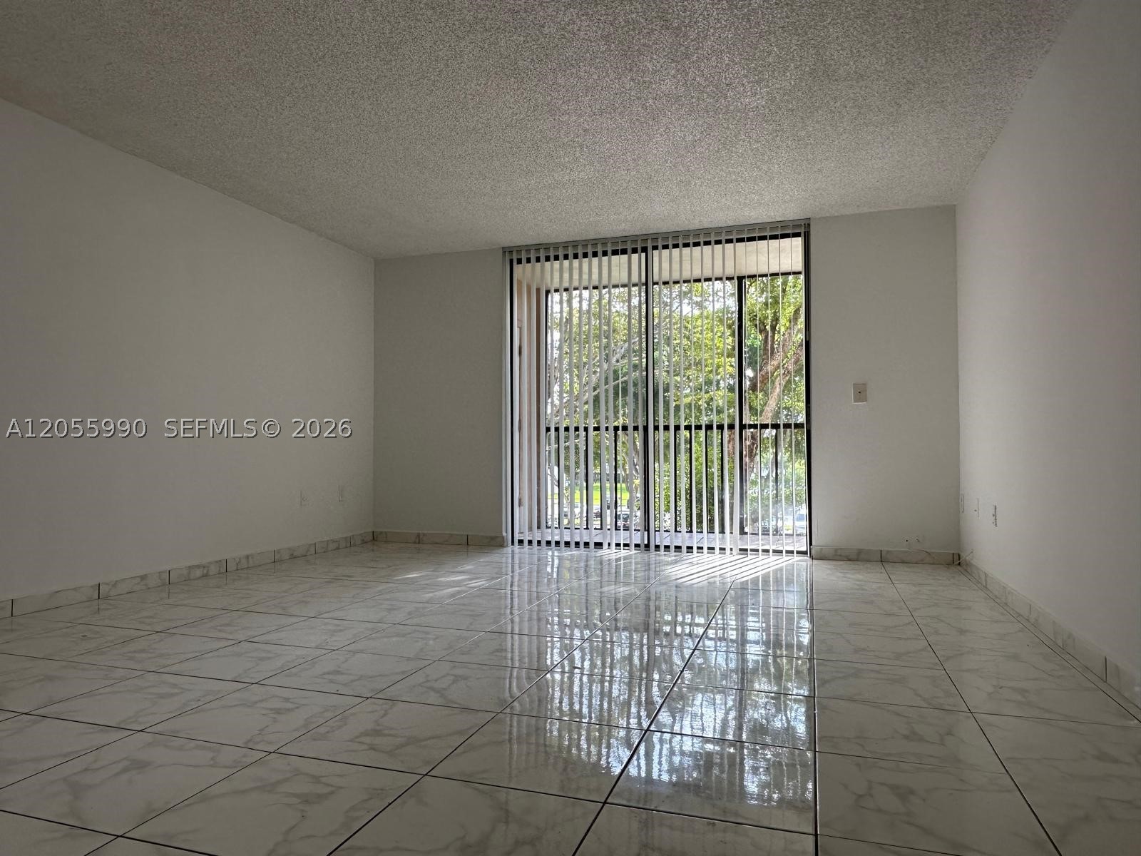 HORIZONS WEST CONDO #2 - Residential