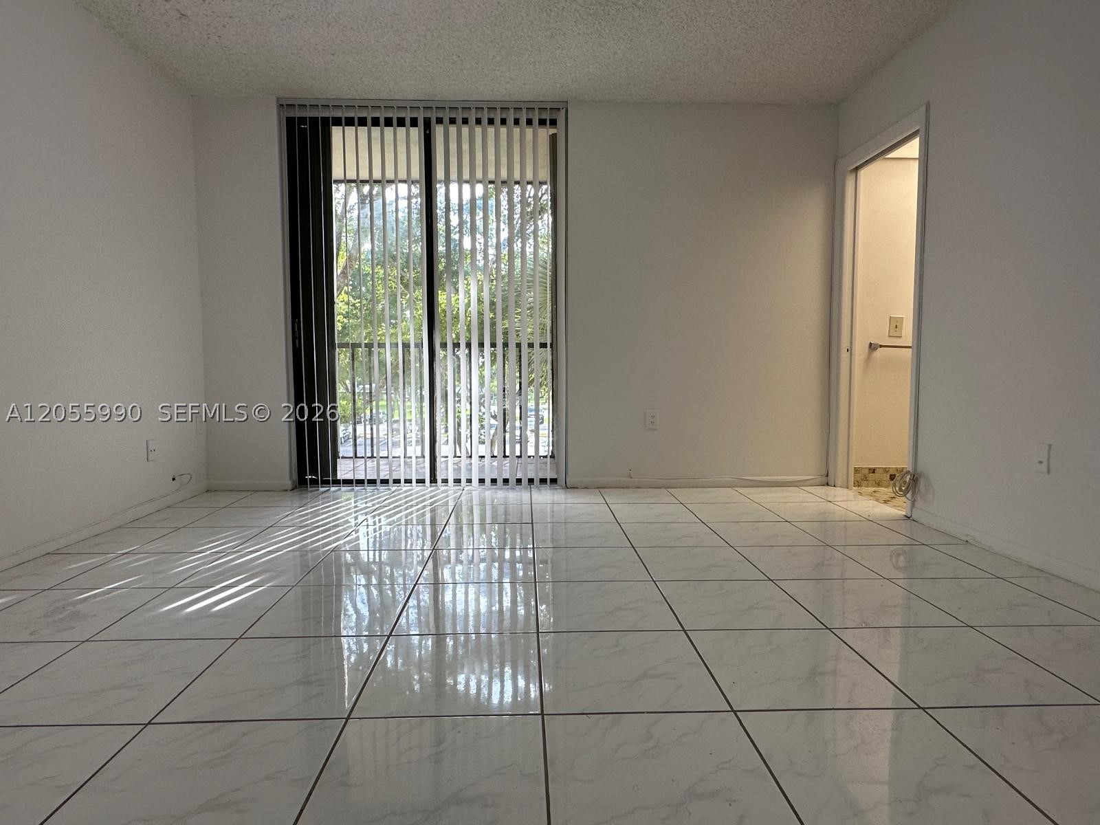 HORIZONS WEST CONDO #2 - Residential