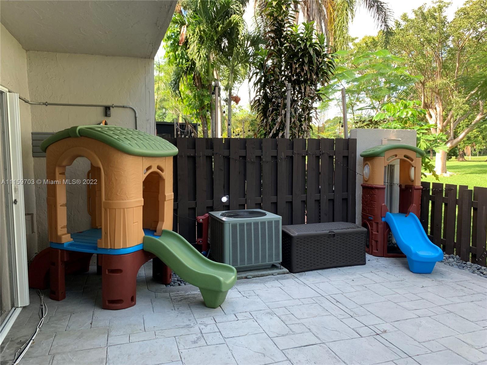 LA MAISON AT THE HAMMOCKS - Residential