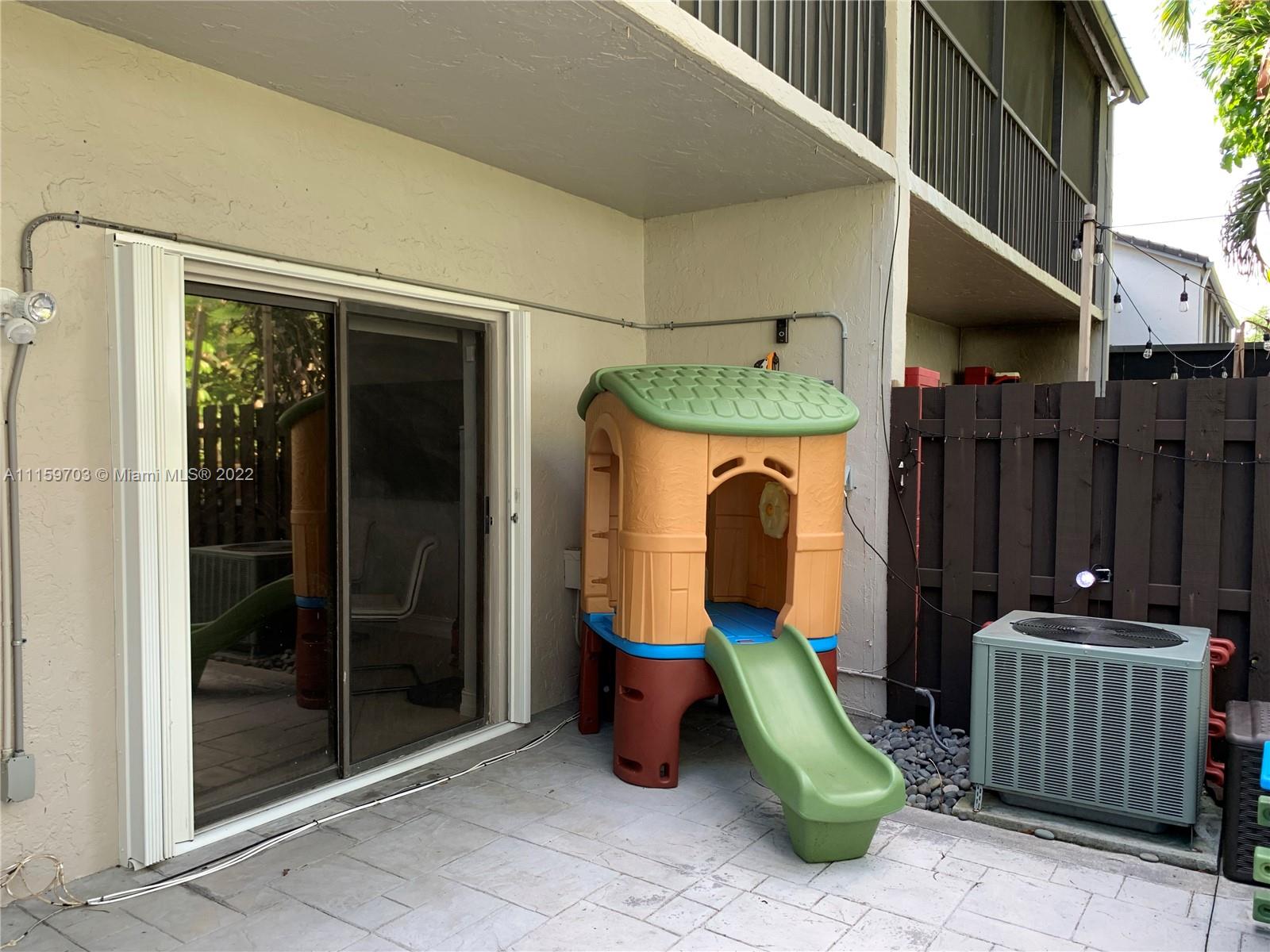 LA MAISON AT THE HAMMOCKS - Residential