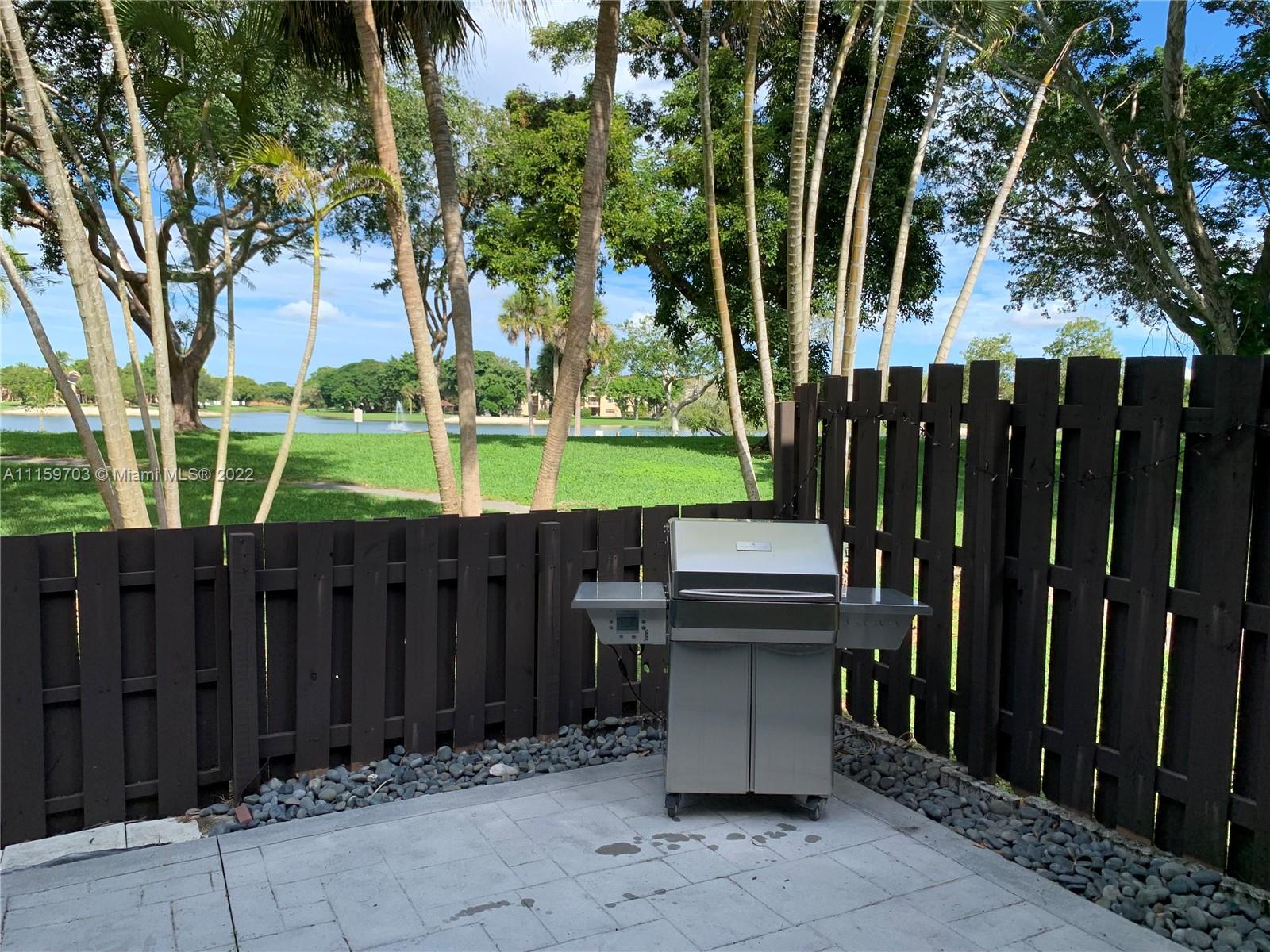 LA MAISON AT THE HAMMOCKS - Residential