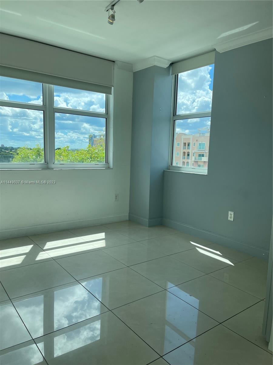MIDTOWN LOFTS CONDO - Residential