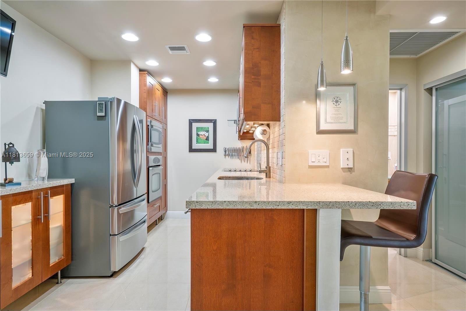 ARLEN HOUSE CONDO - Residential