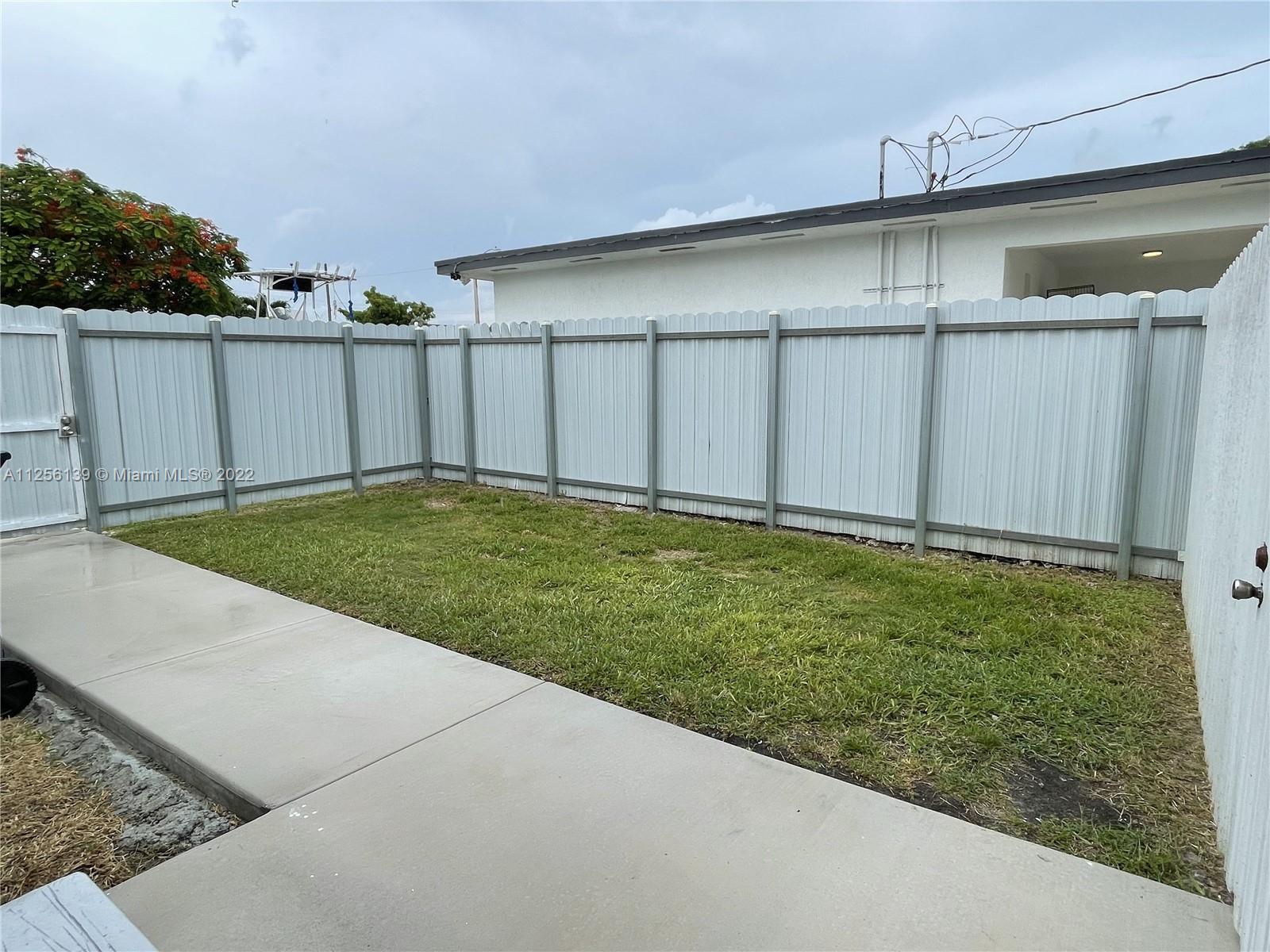 BREEZY ACRES - Residential Lease