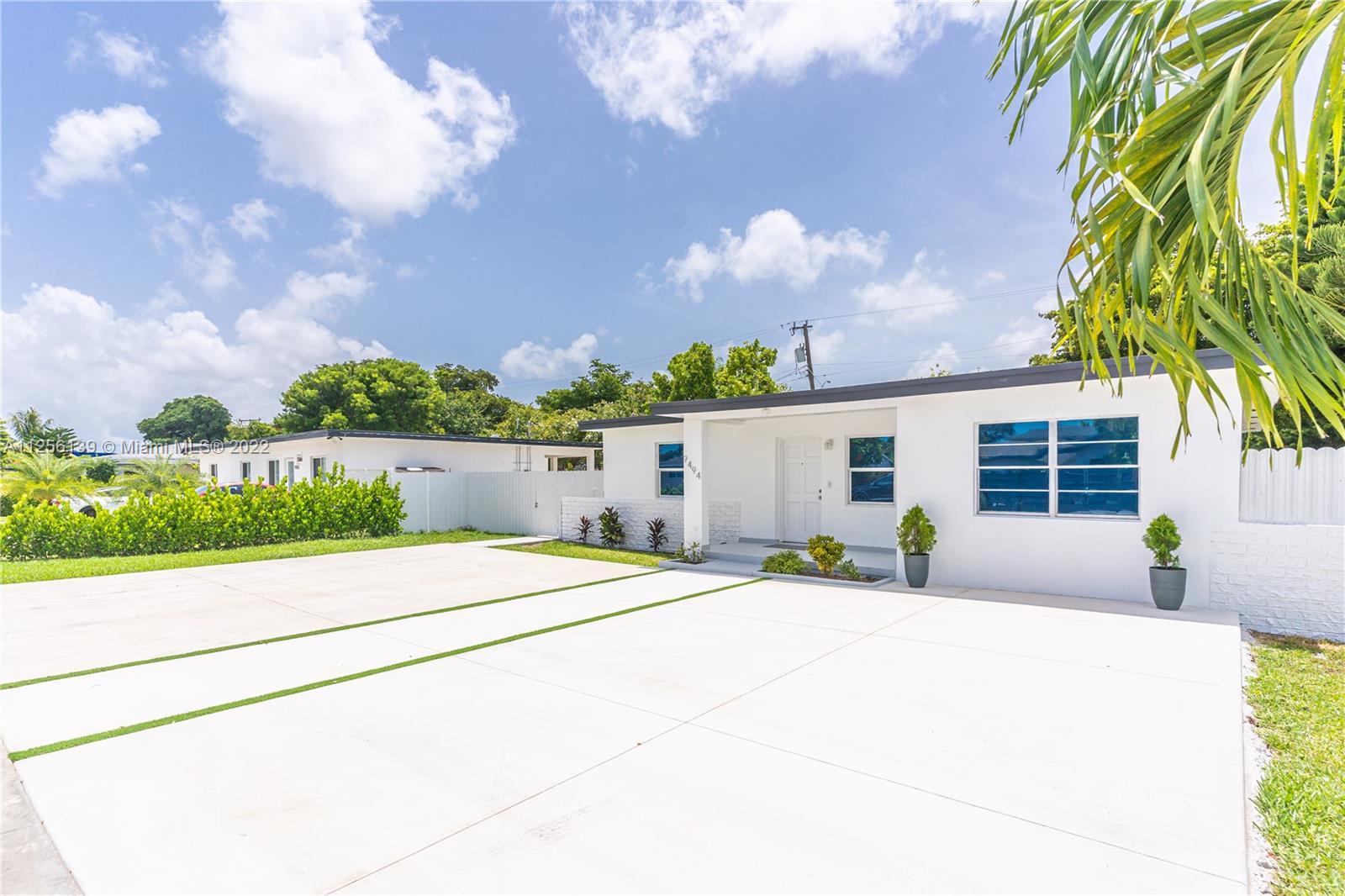 BREEZY ACRES - Residential Lease