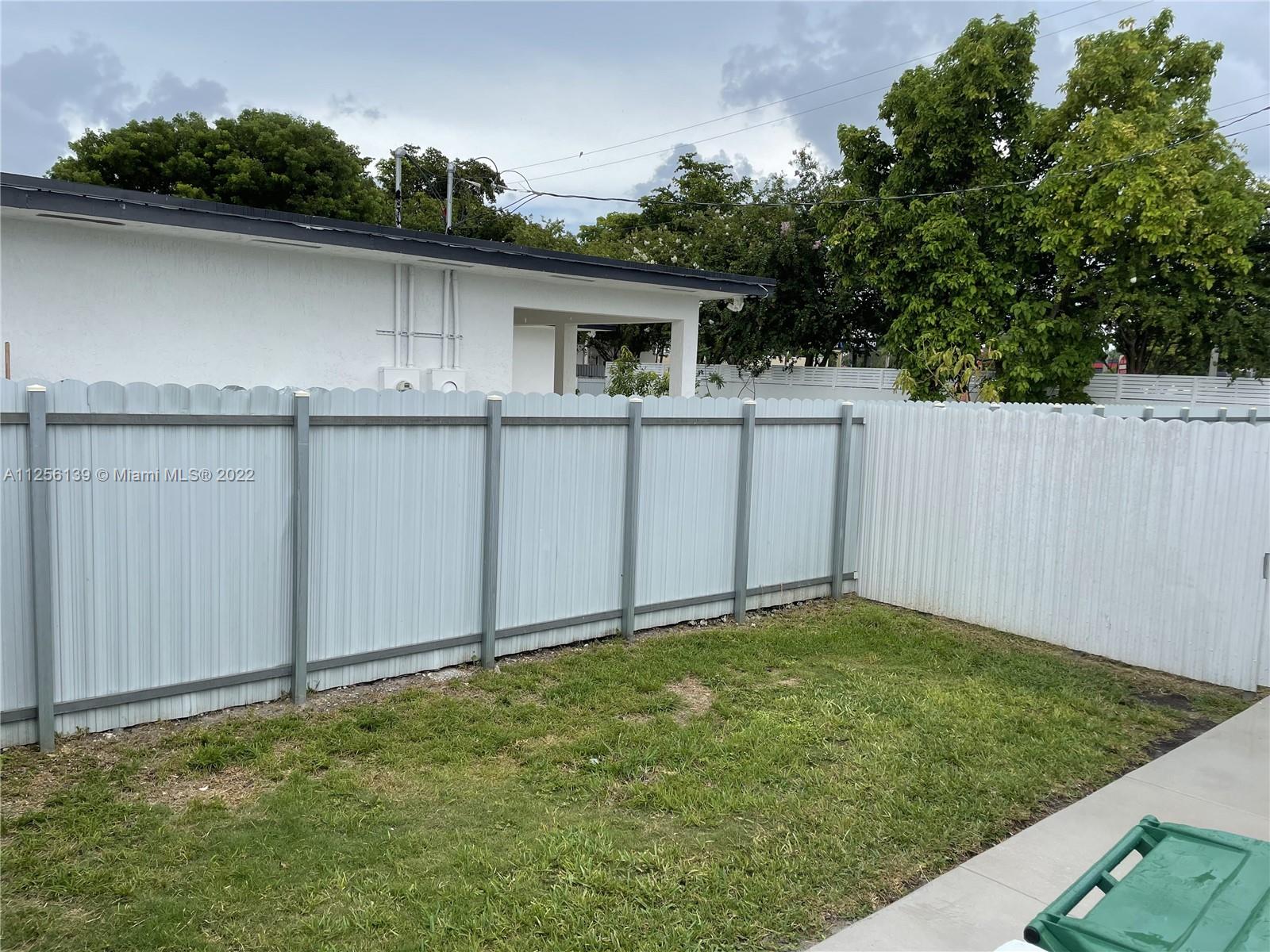 BREEZY ACRES - Residential Lease
