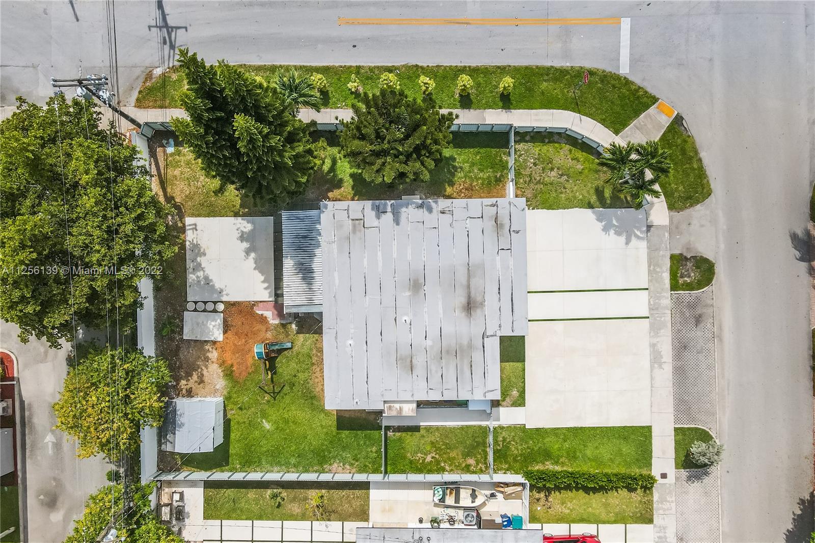 BREEZY ACRES - Residential Lease