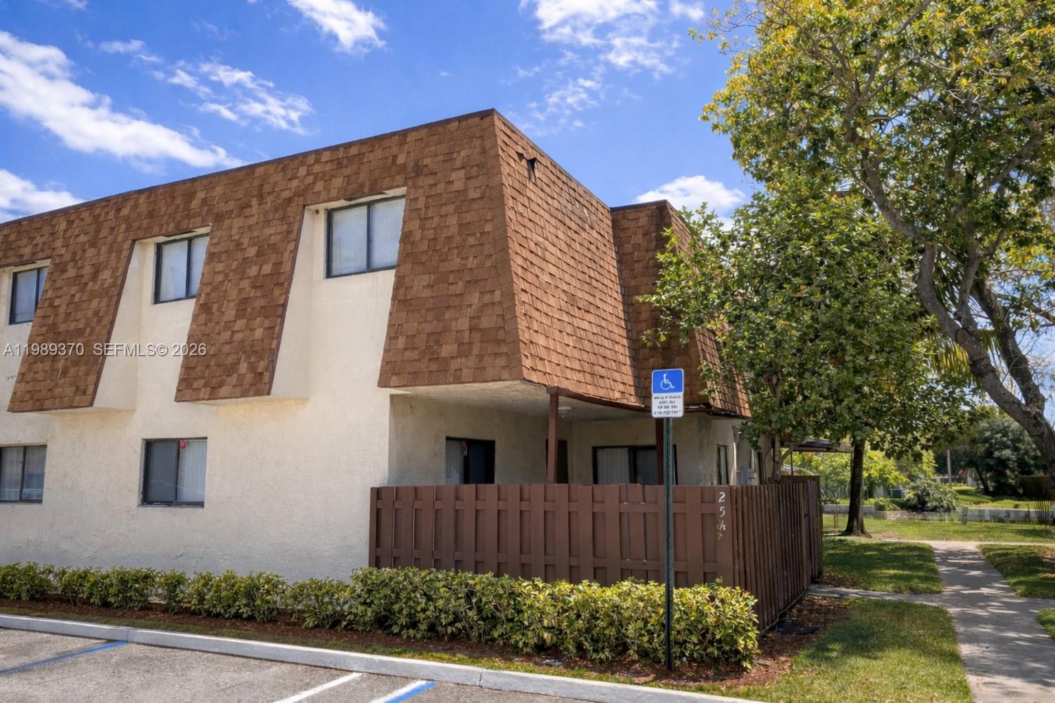 PT PAR S NORTH LAUDERDALE - Residential