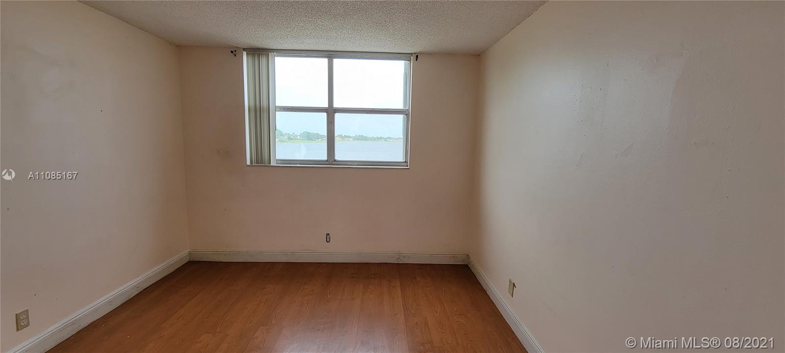BREAKWATERS OF THE PALM B - Residential Lease