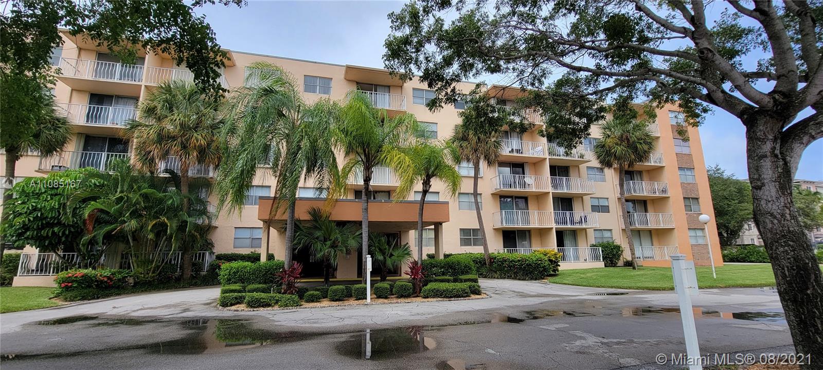 BREAKWATERS OF THE PALM B - Residential Lease