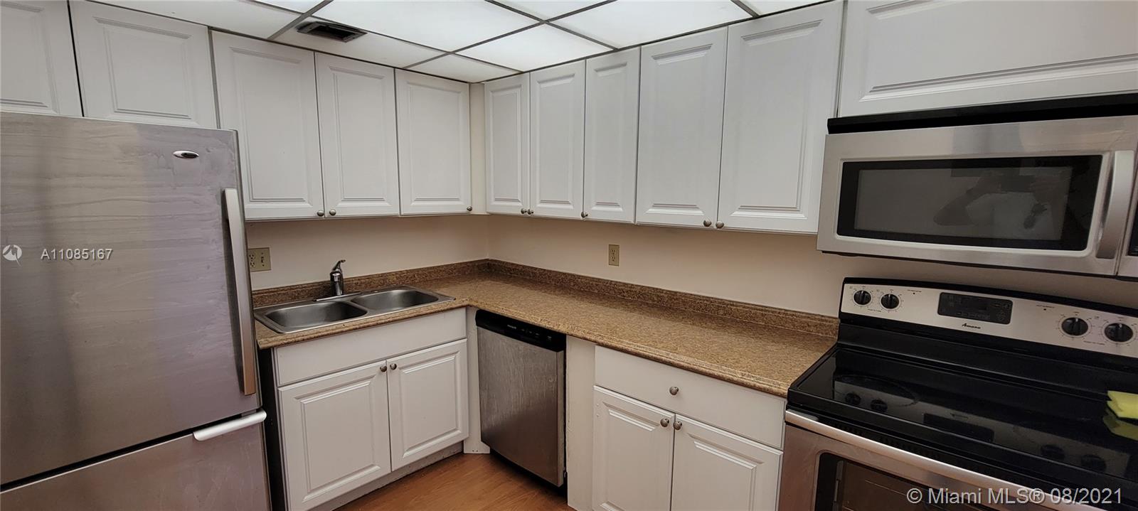 BREAKWATERS OF THE PALM B - Residential Lease