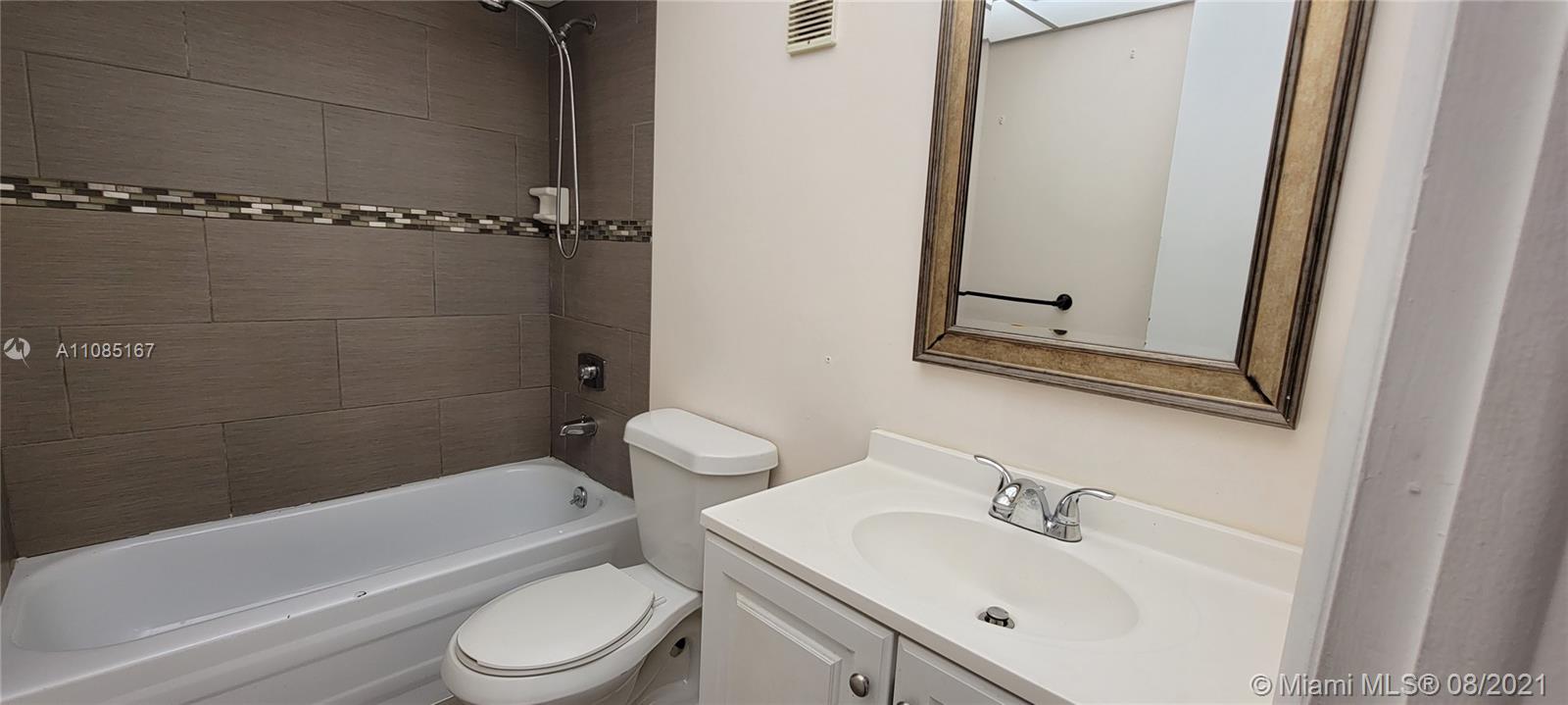 BREAKWATERS OF THE PALM B - Residential Lease