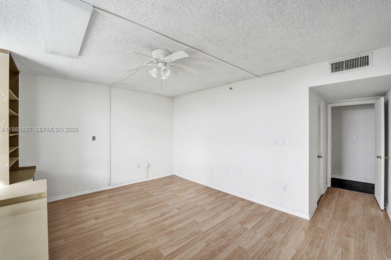 HILLCREST EAST NO 26 COND - Residential