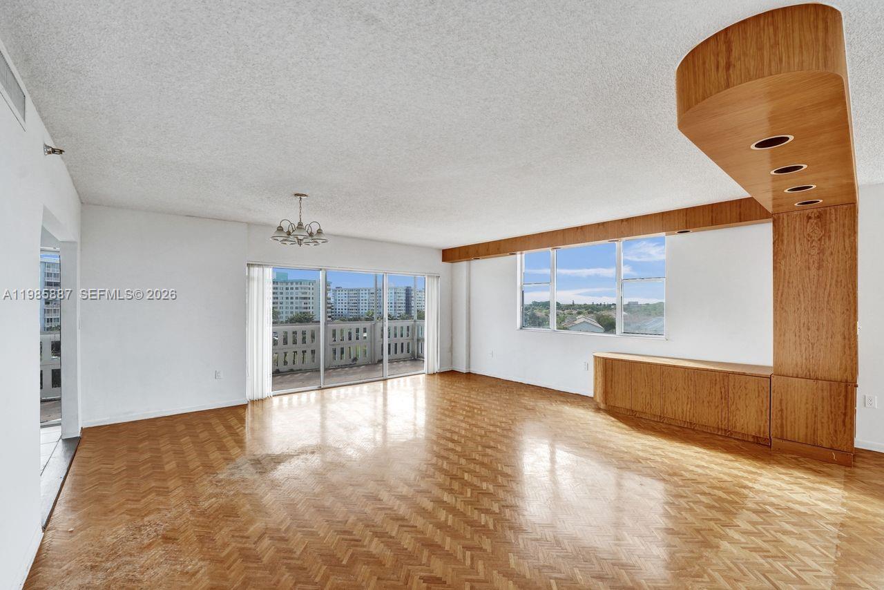 HILLCREST EAST NO 26 COND - Residential