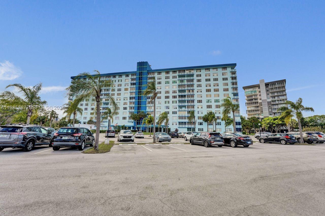 **PRICED FOR IMMEDIATE SALE!! ***55+, NO RENTING-STRICTLY ENFORCED**PRICED FOR IMMEDIATE SALE!! OPPORTUNITY KNOCKS! FIX/FLIP OR GUT/LIVE IN, THE OPTIONS ARE ENDLESS. INCREDIBLE HUGE "DOUBLE" APARTMENT, 22OO SQ FT, WITH ENDLESS VIEWS. ORIGINAL CONDITION, OWNER SAYS "SELL NOW"! CONDO DOCS INDICATE 55+ WITH NO RENTING ALLOWED. NO ASSESSMENTS!! RECENT UPDATES INCLUDE A NEW ELEVATOR, A RECENTLY PAINTED WASHER/DRYER IN THE UNIT, AND MORE. PETS ALLOWED WITH PROPER ESA PAPERWORK, 24/7 SECURITY DESK, POOL, LAKE VIEW, JACUZZI AND EXERCISE PATHS, HUGE BEDROOMS, TONS OF CLOSETS, JUST WAITING FOR A REFRESH. THIS IS A BLANK CANVAS FOR YOUR IMAGINATION. AMAZING OPPORTUNITY TO OBTAIN ONE OF THE LARGEST UNITS IN HILLCREST. INVESTMENT OPPORTUNITY OR CREATE YOUR DREAM HOME AT A SANE PRICE!! CLOSING SUBJECT TO PENDING PROBATE.