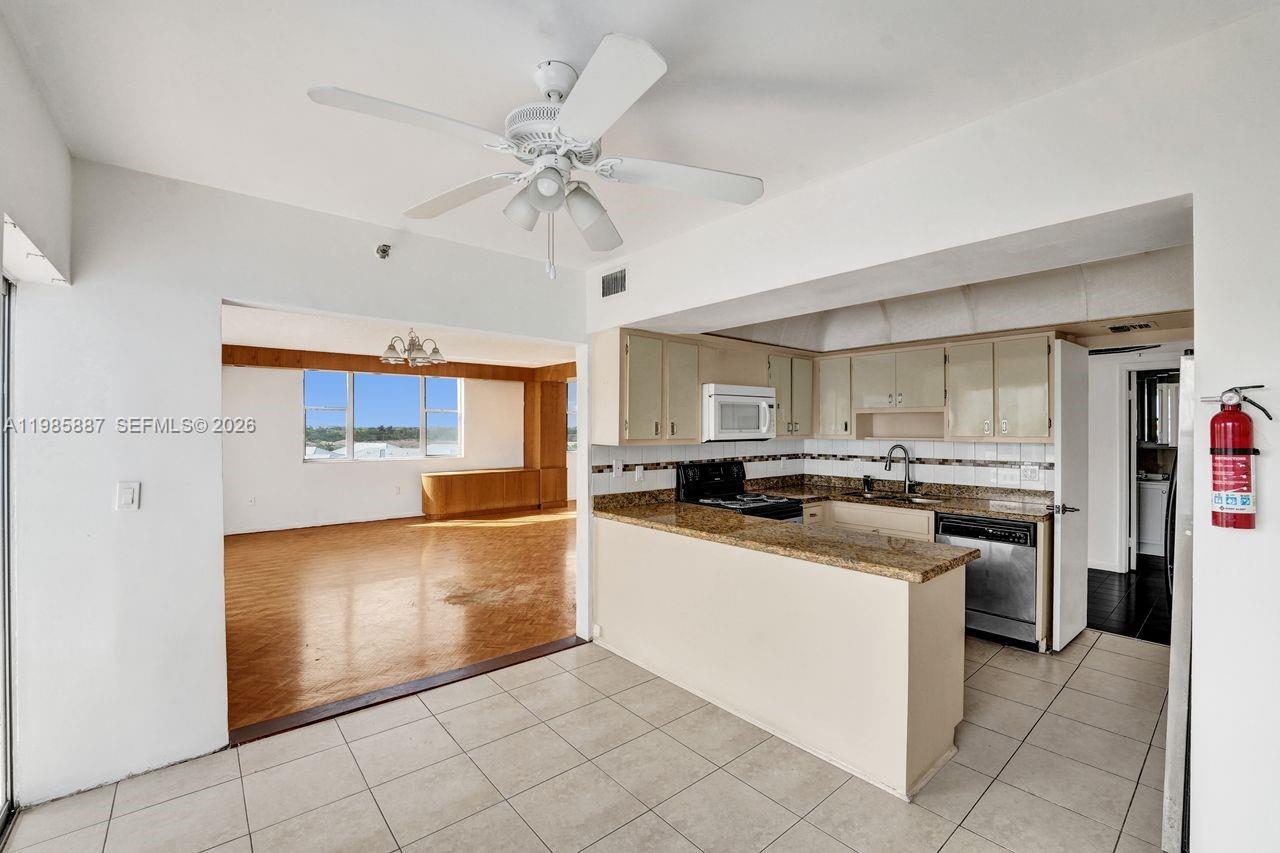 HILLCREST EAST NO 26 COND - Residential