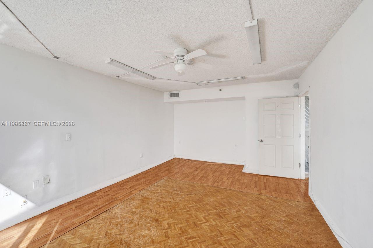 HILLCREST EAST NO 26 COND - Residential