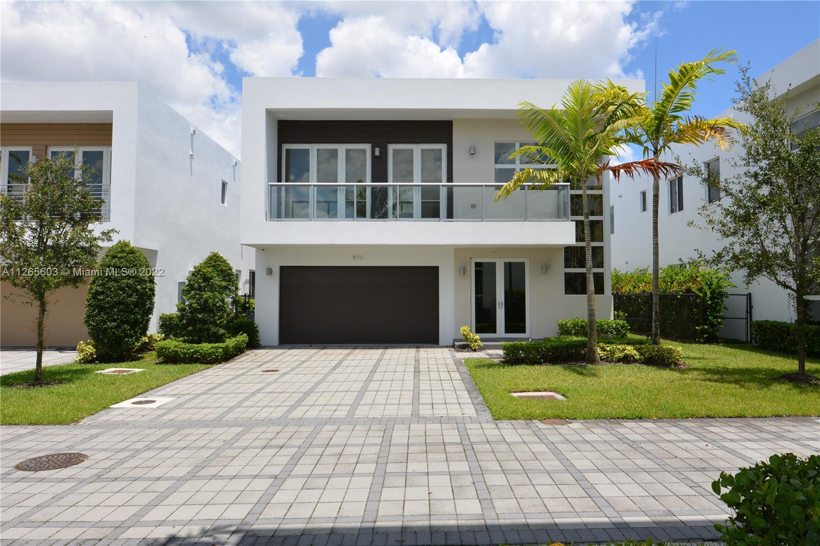 DORAL COMMONS RESIDENTIAL - Residential Lease