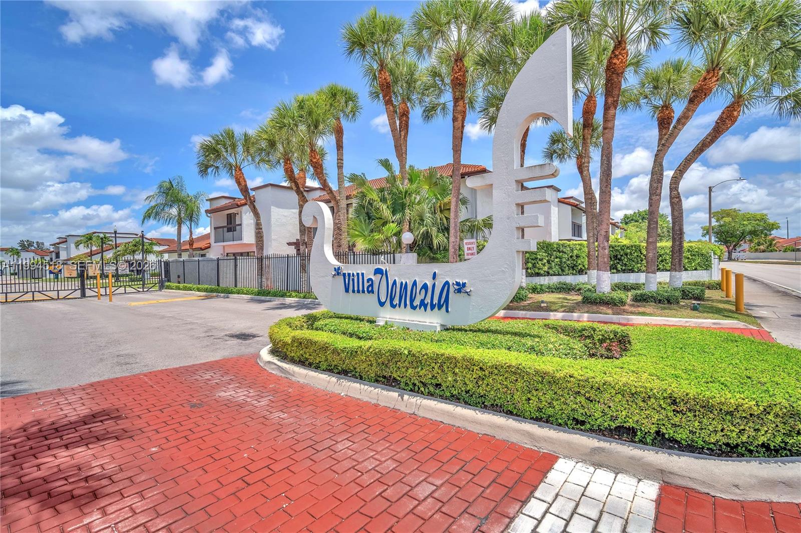 VILLA VENEZIA CONDO PH VI - Residential