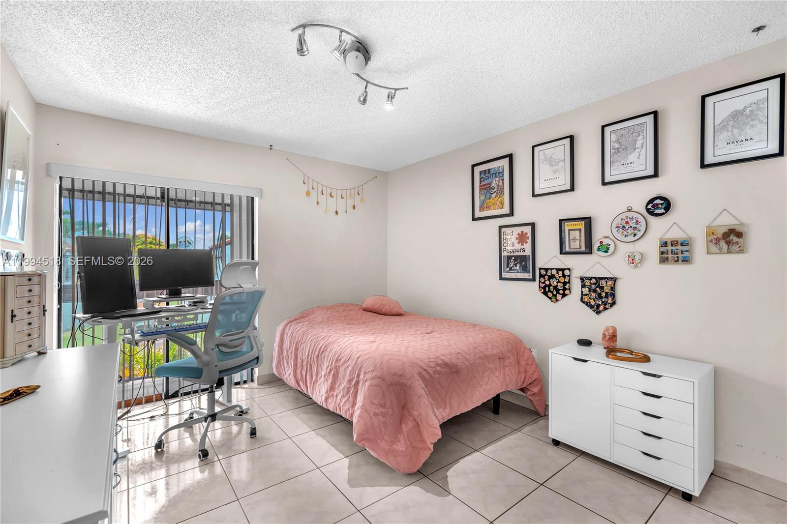 VILLA VENEZIA CONDO PH VI - Residential