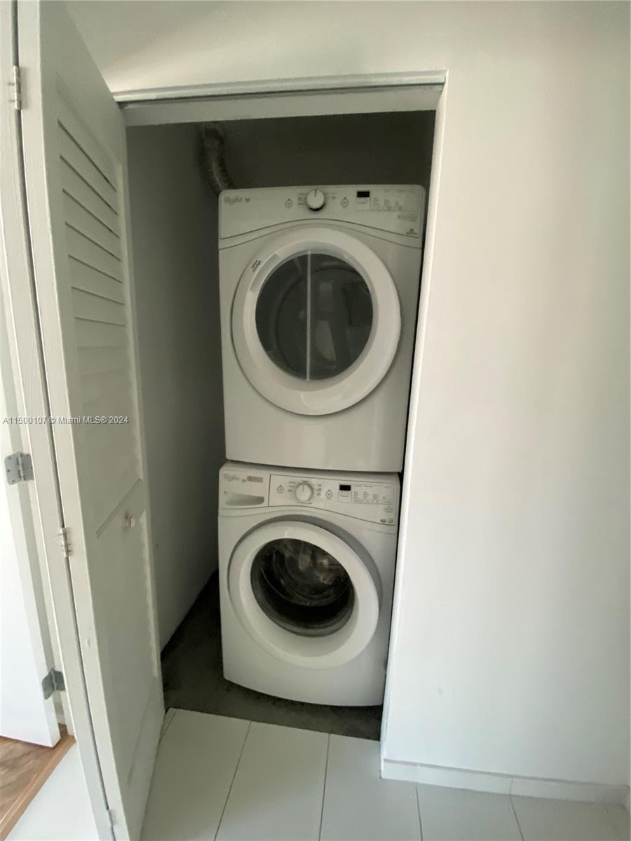 CENTRO CONDO - Residential Lease