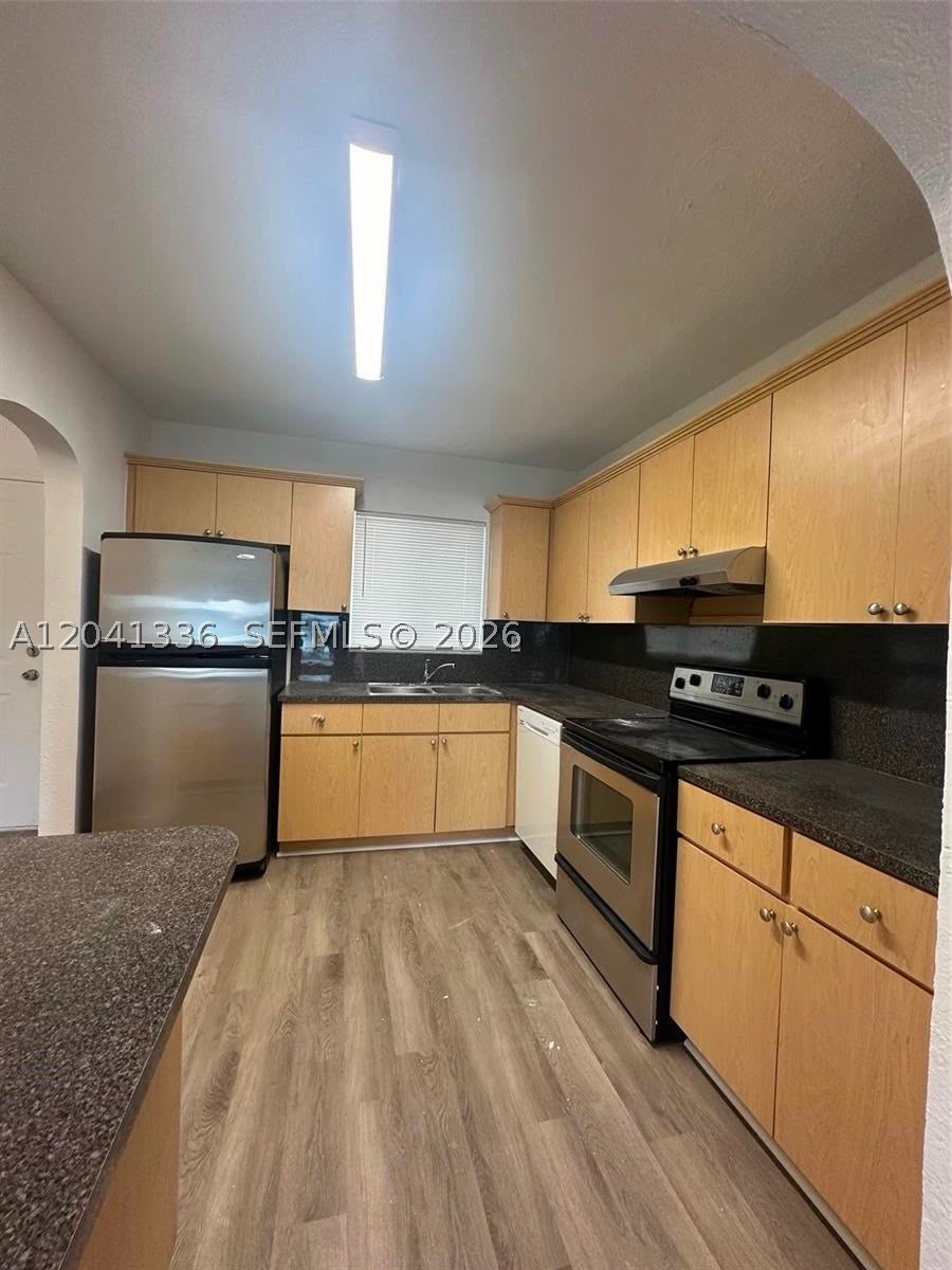 OLAS AZULES CONDO - Residential