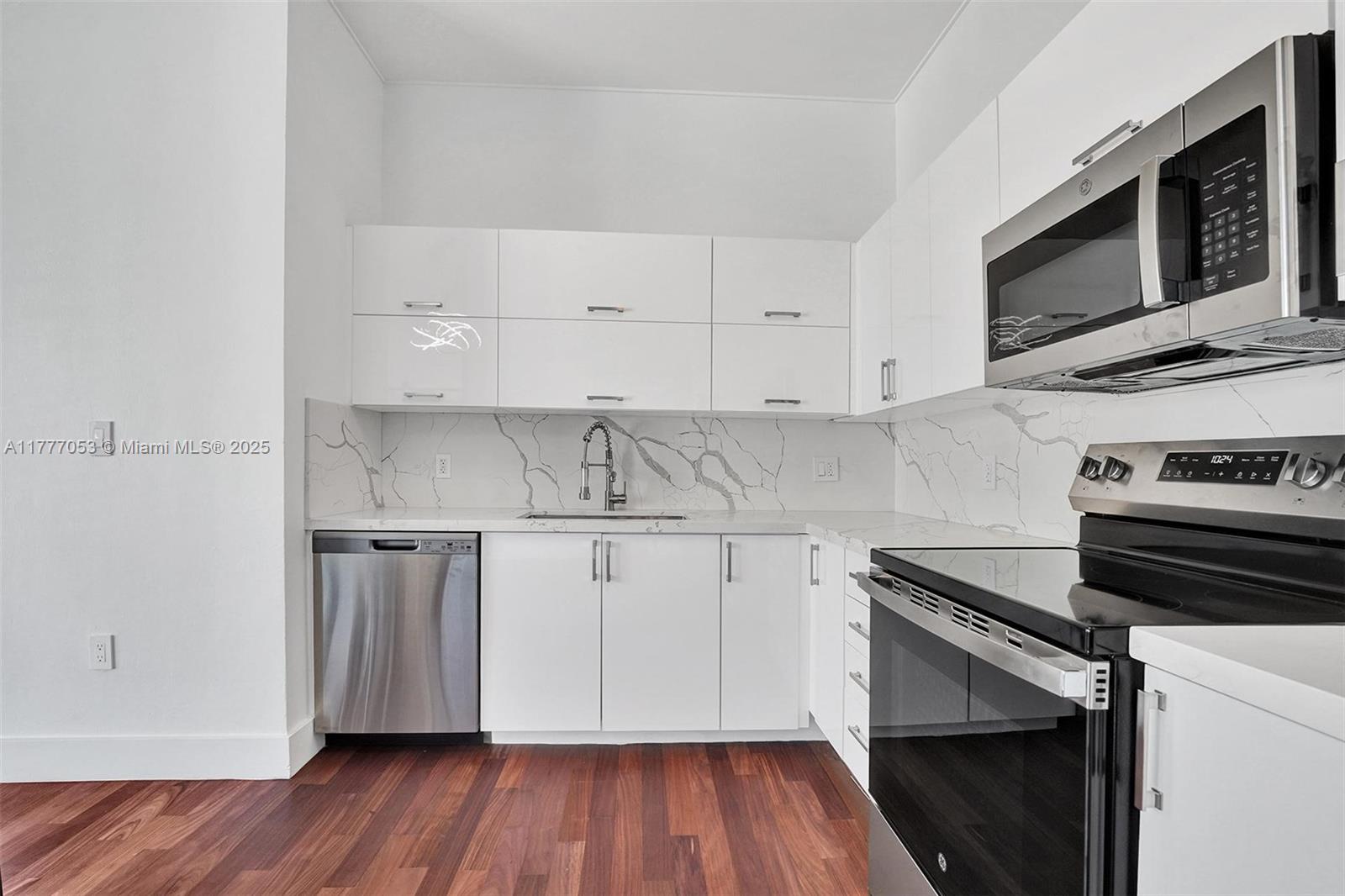 THE LOFT DOWNTOWN CONDO - Residential