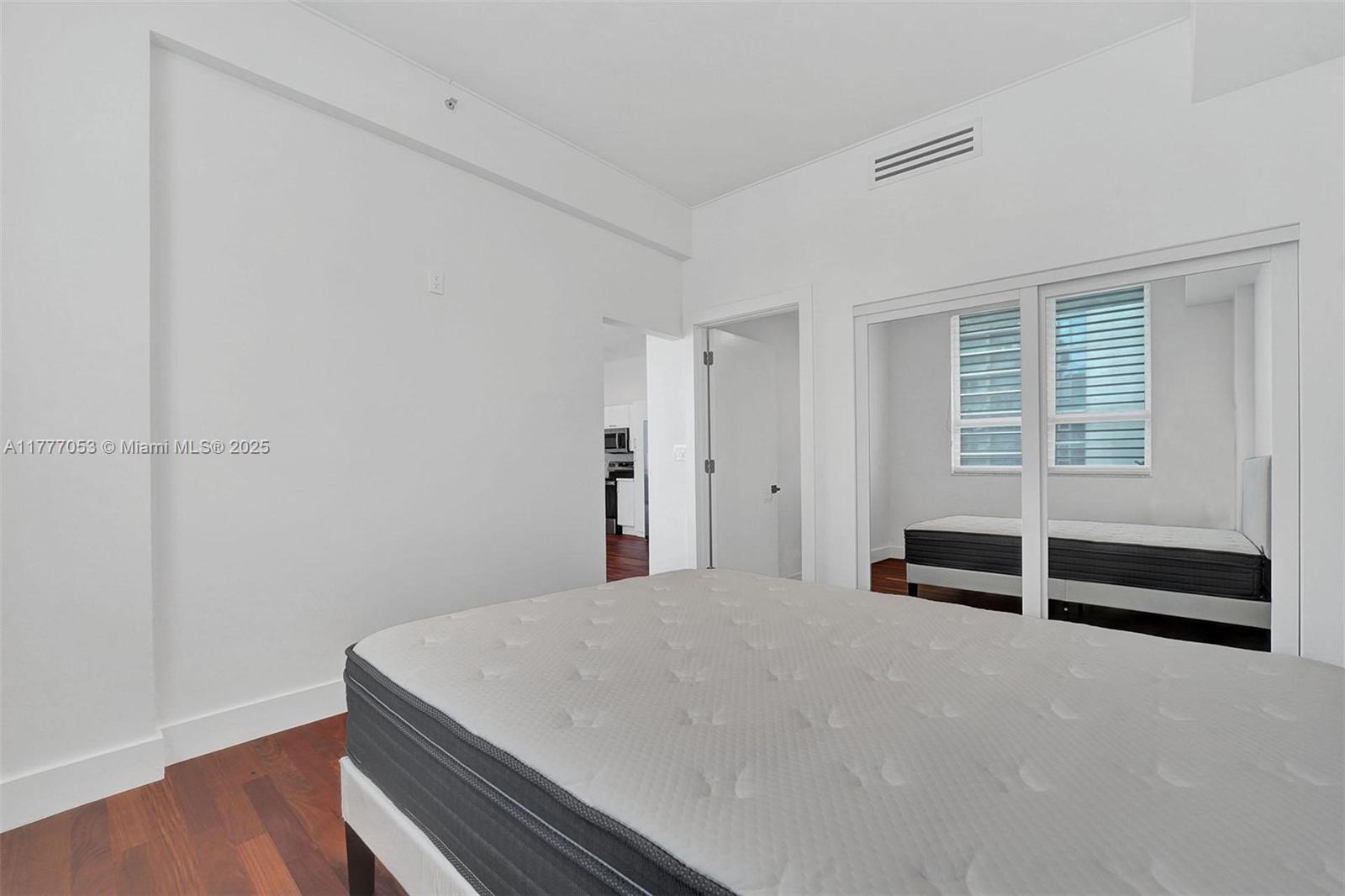 THE LOFT DOWNTOWN CONDO - Residential