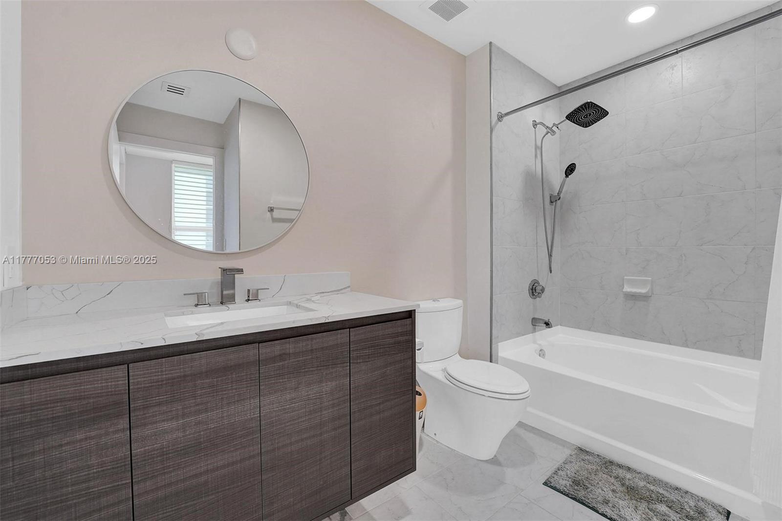 THE LOFT DOWNTOWN CONDO - Residential