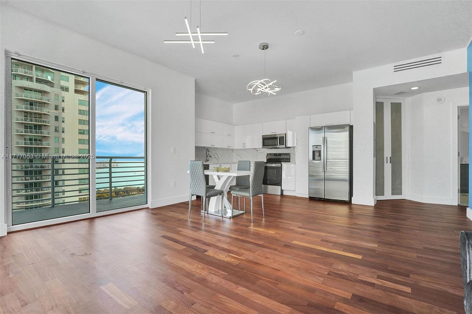 THE LOFT DOWNTOWN CONDO - Residential