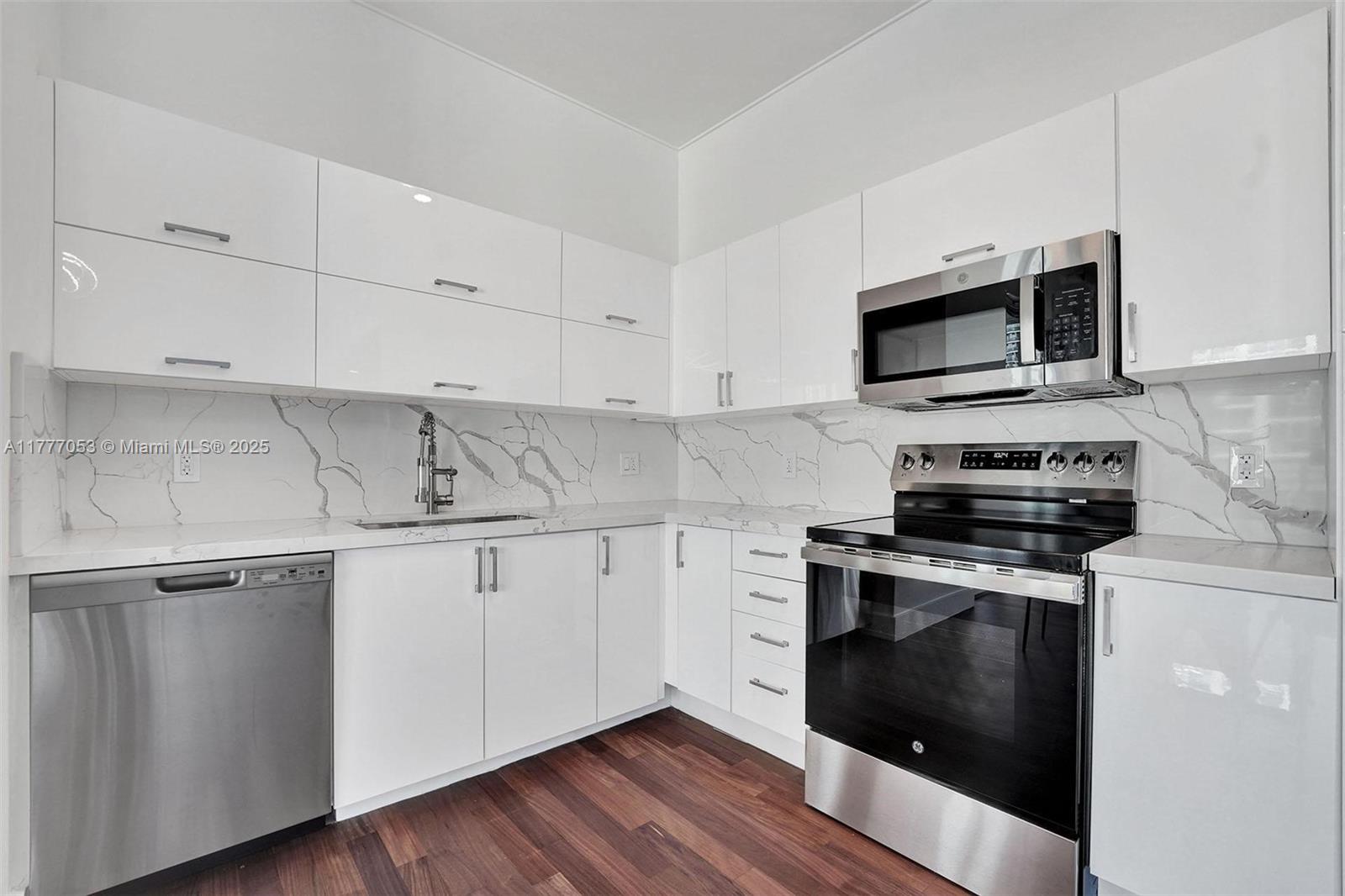 THE LOFT DOWNTOWN CONDO - Residential